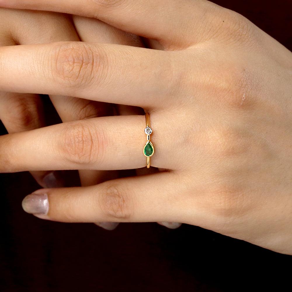 Natural Emerald & Diamond Gold Ring in 14K In New Condition For Sale In jaipur, IN