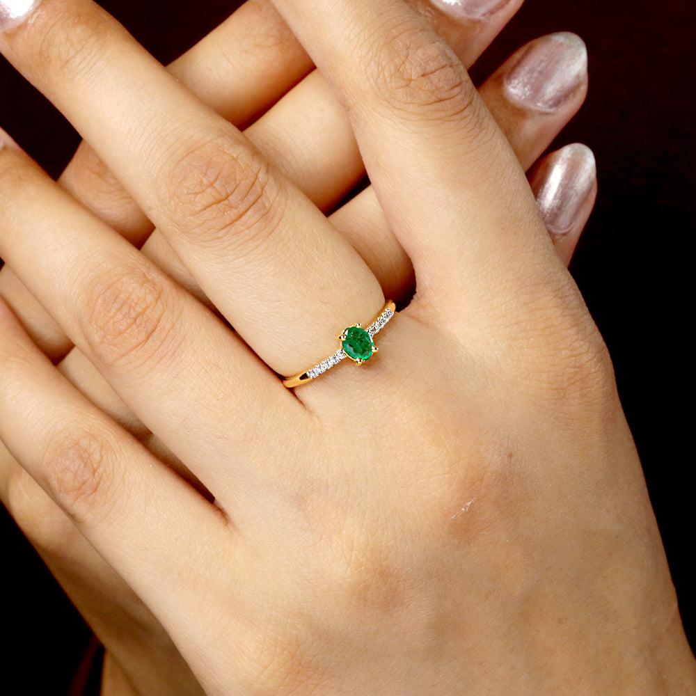 Natural Emerald & Diamond Gold Ring in 14k In New Condition For Sale In jaipur, IN