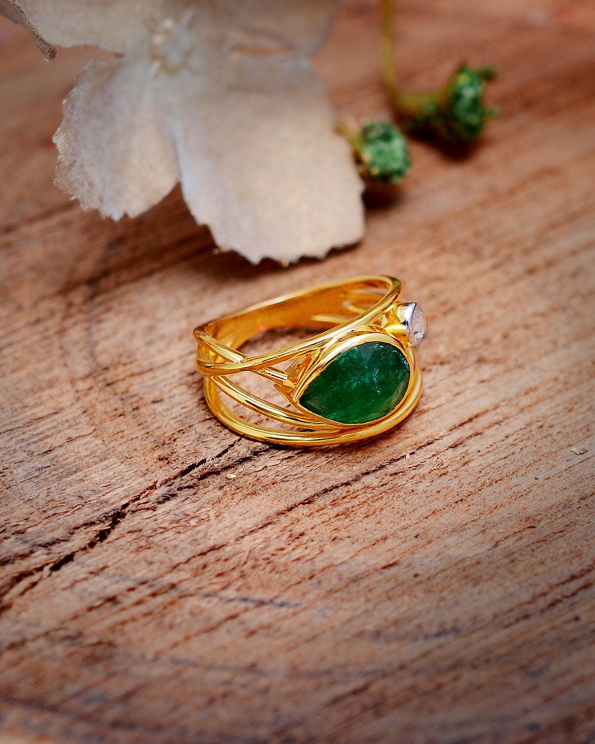Women's Natural Emerald & Diamond Gold Ring in 14K For Sale