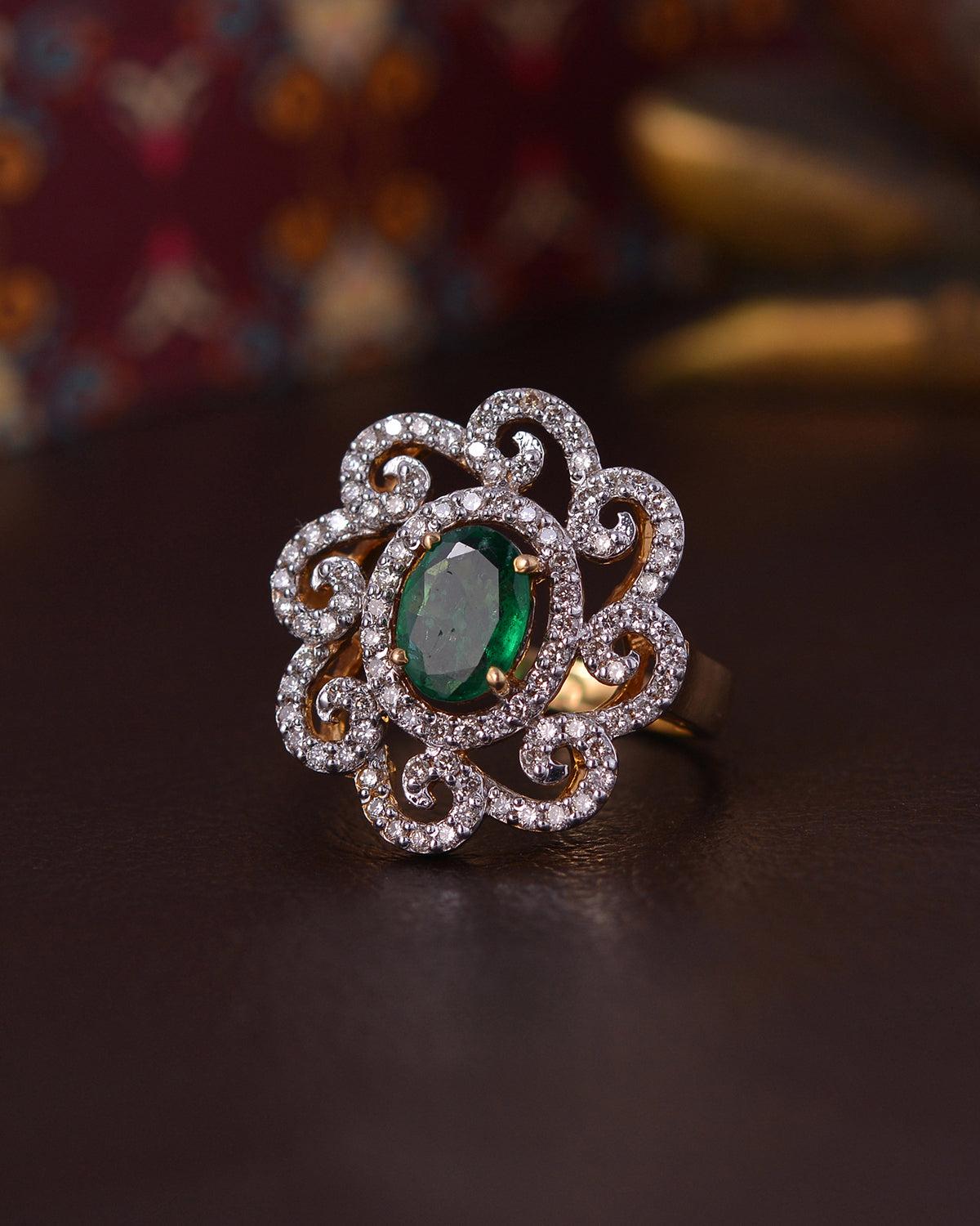 Contemporary Natural Emerald & Diamond Gold Ring in 18K For Sale