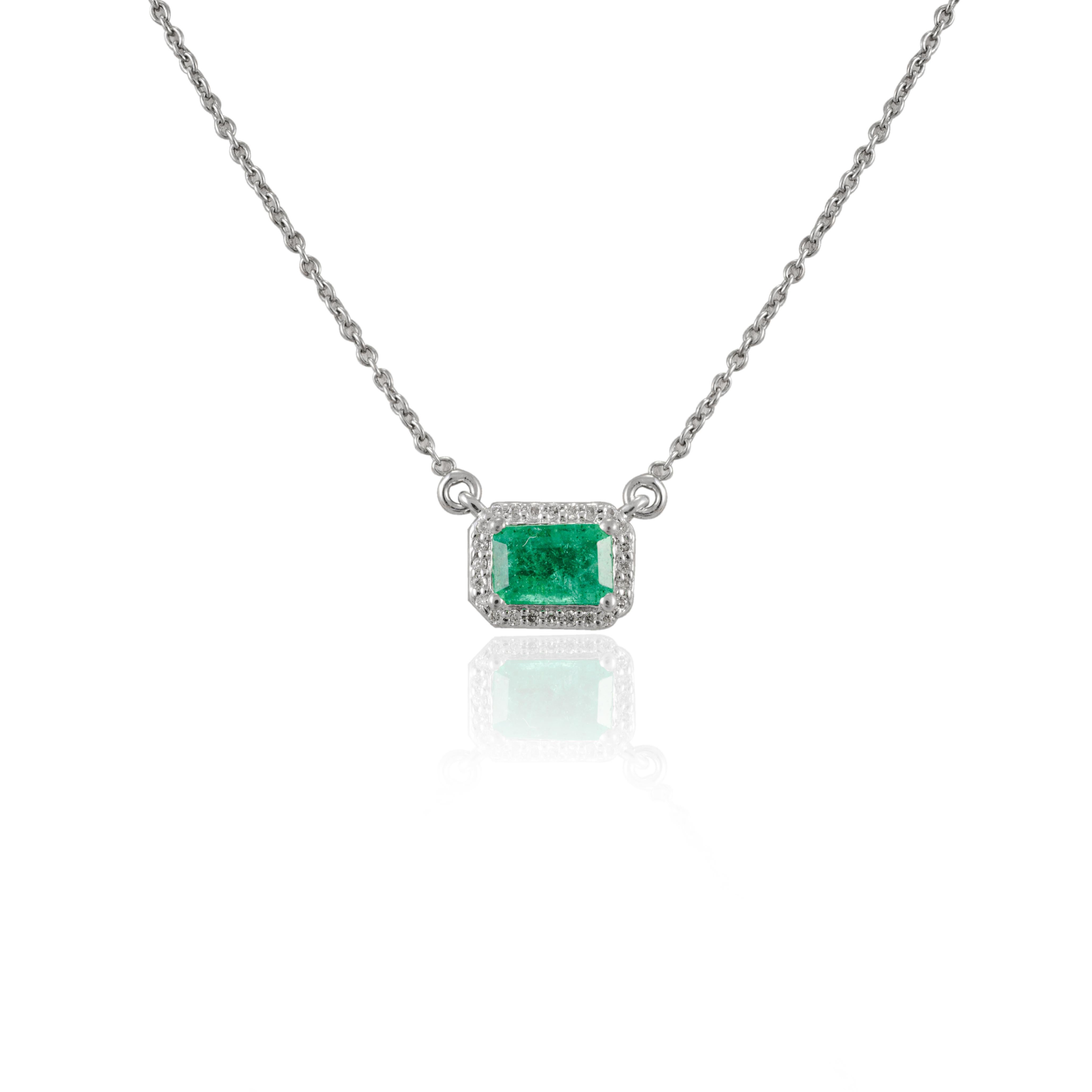 Ottagono Collana a catena con diamanti e smeraldi naturali in oro bianco massiccio 18 carati in vendita