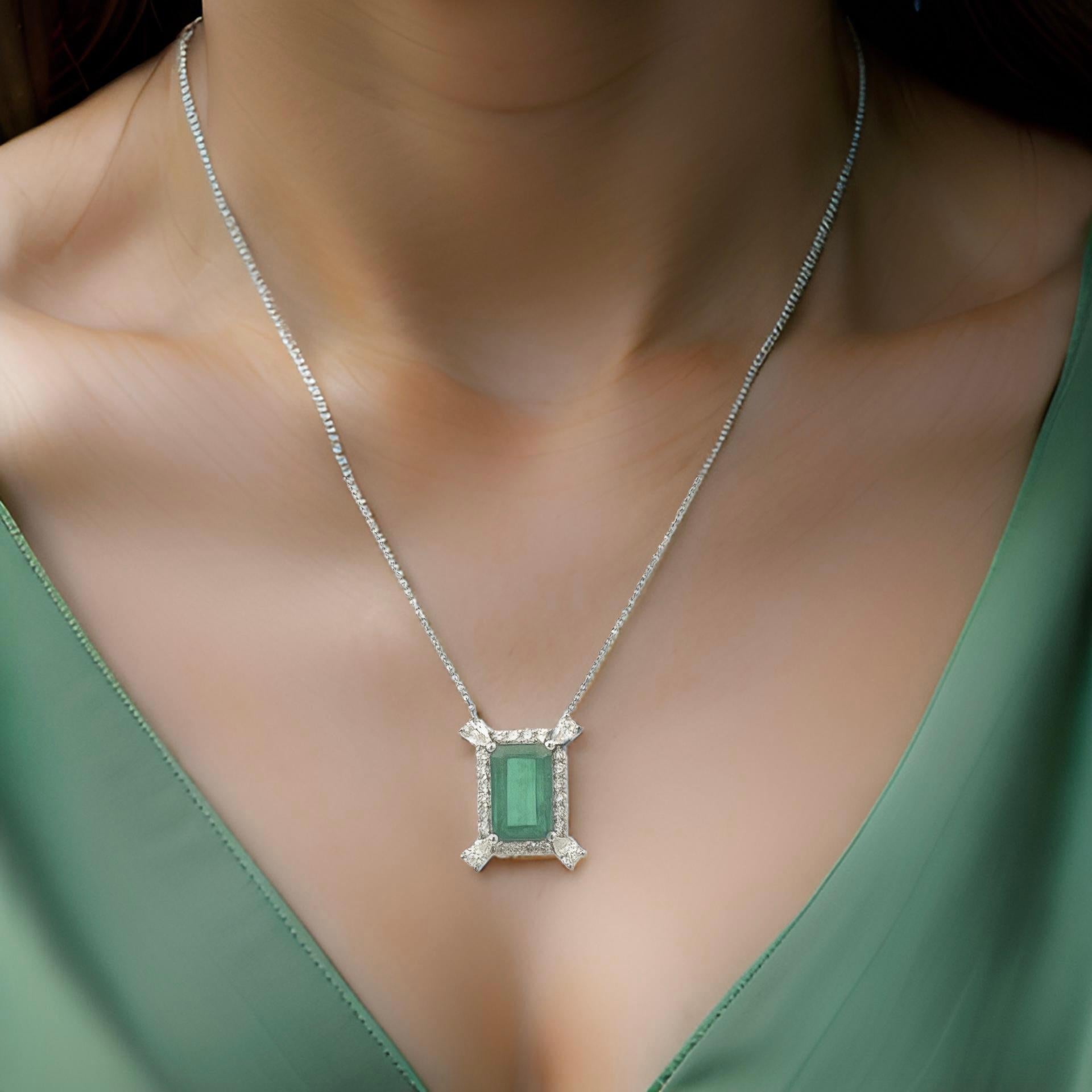 Natural Emerald Diamond Necklace 18