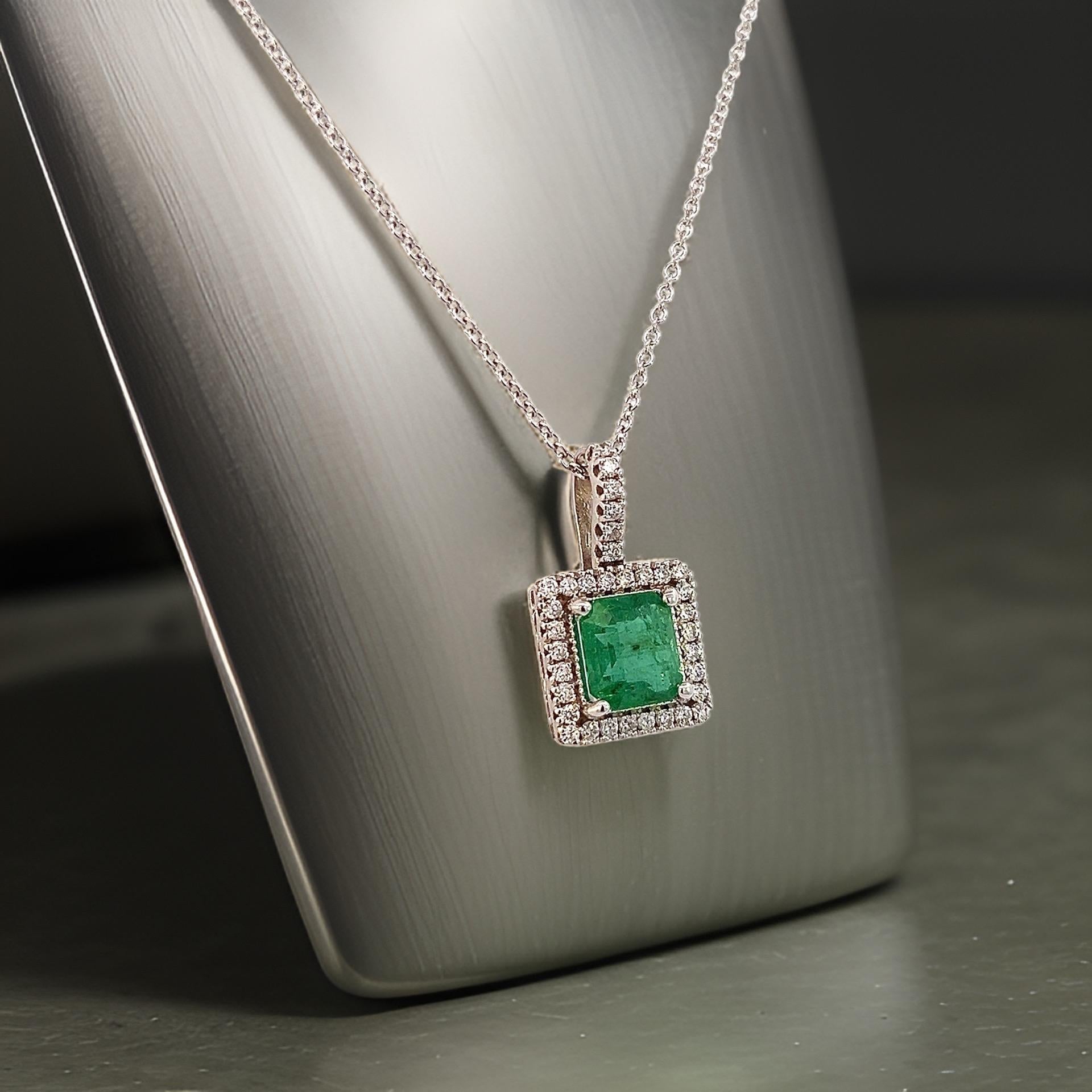 Women's Natural Emerald Diamond Necklace 18