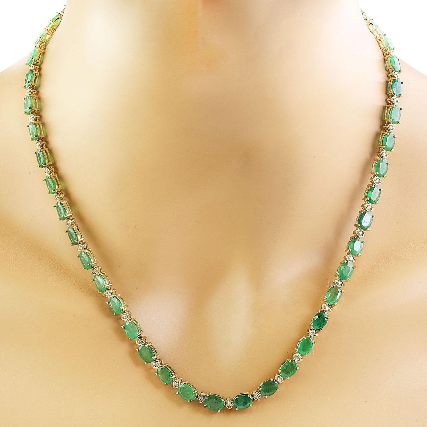 Natural Emerald Diamond Necklace in 14 Karat Solid Yellow Gold  In New Condition For Sale In Los Angeles, CA