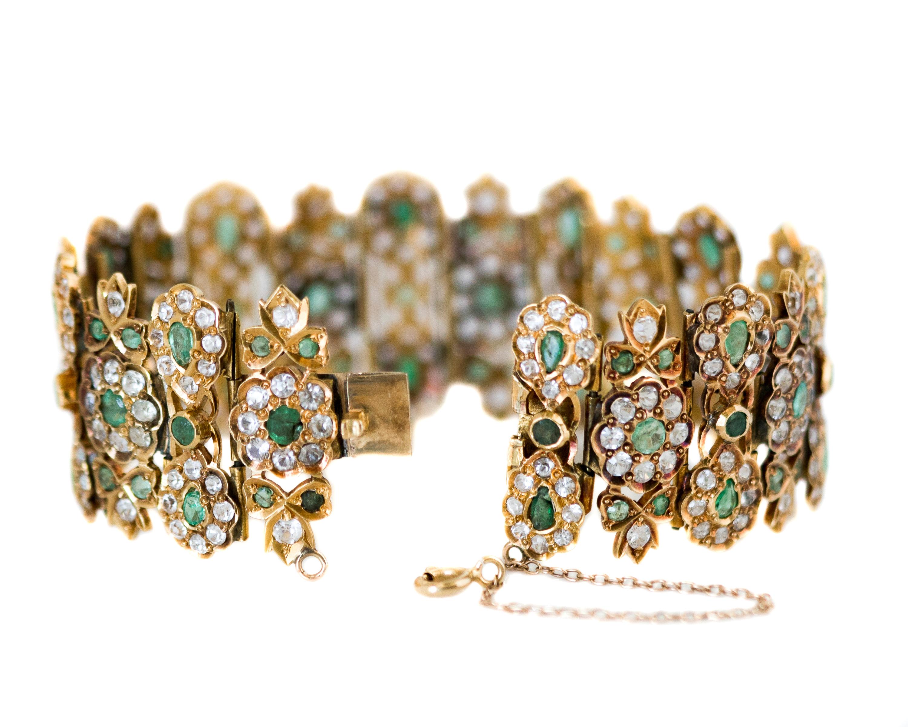 Natural Emerald, Diamond Paste and 18 Karat Yellow Gold Link Bracelet In Good Condition For Sale In Atlanta, GA