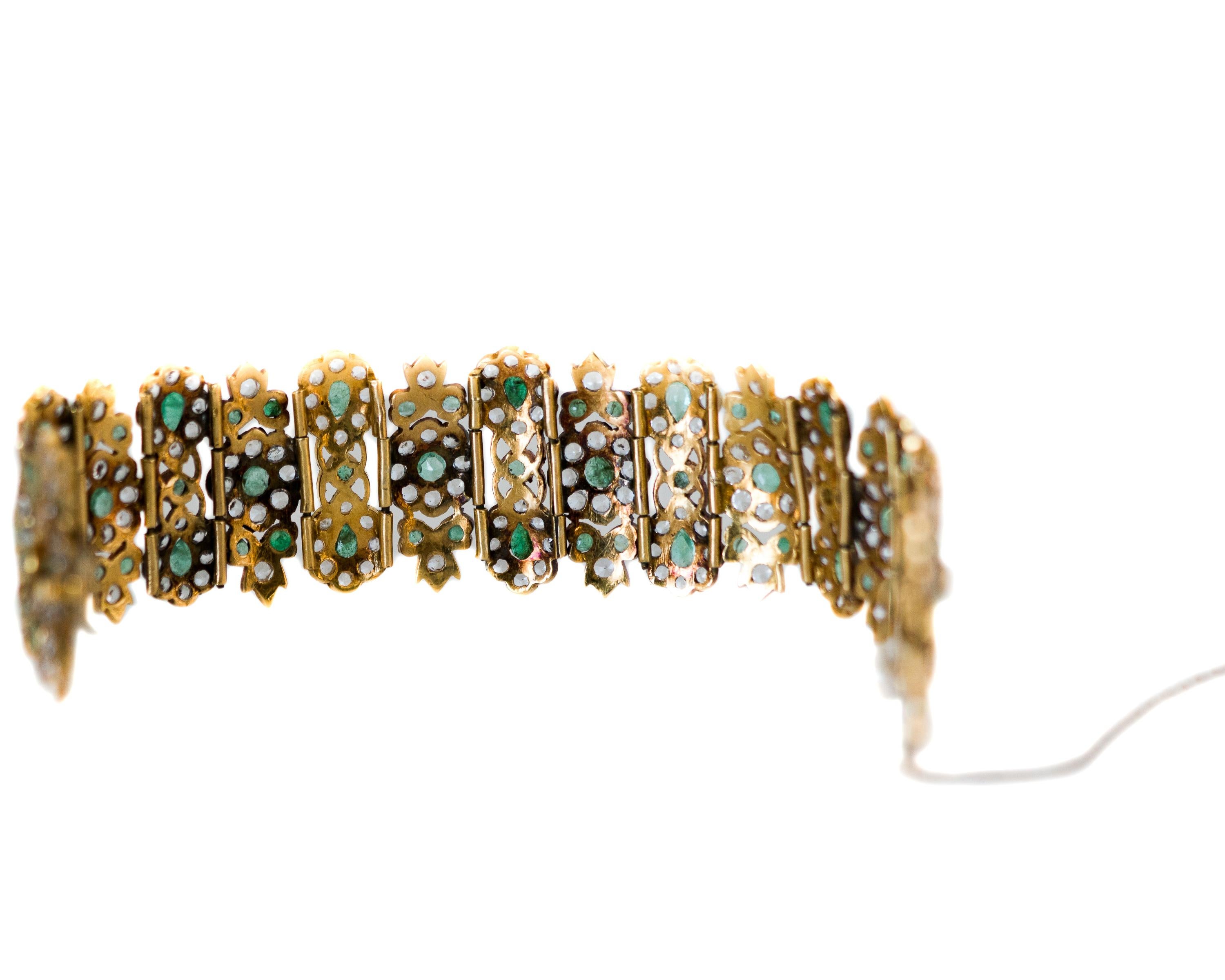 Women's Natural Emerald, Diamond Paste and 18 Karat Yellow Gold Link Bracelet For Sale