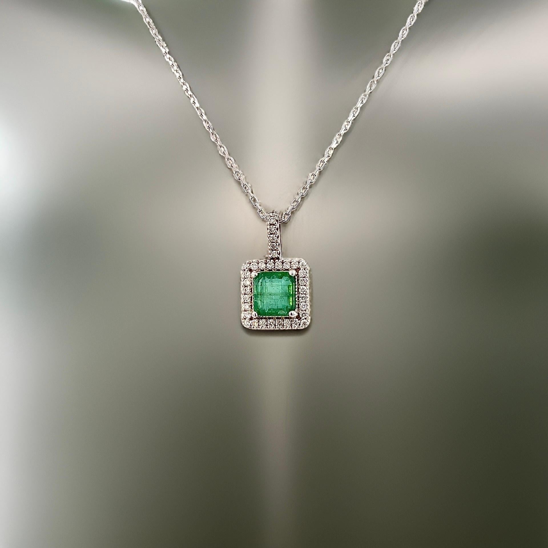 Natural Emerald Diamond Pendant 18