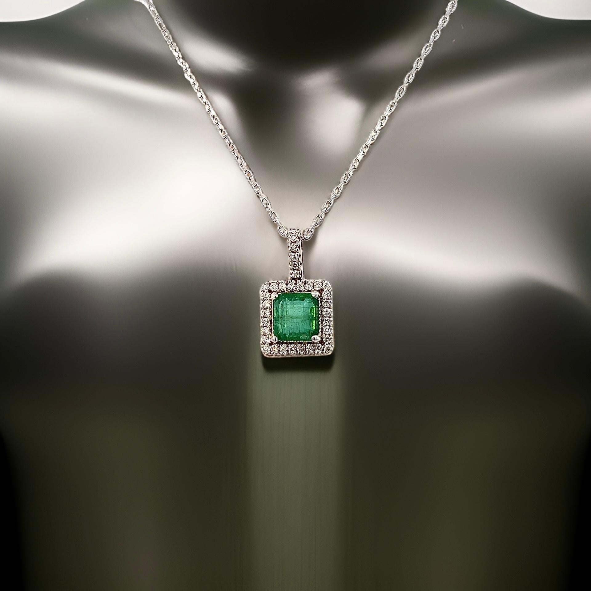 Natural Emerald Diamond Pendant 18