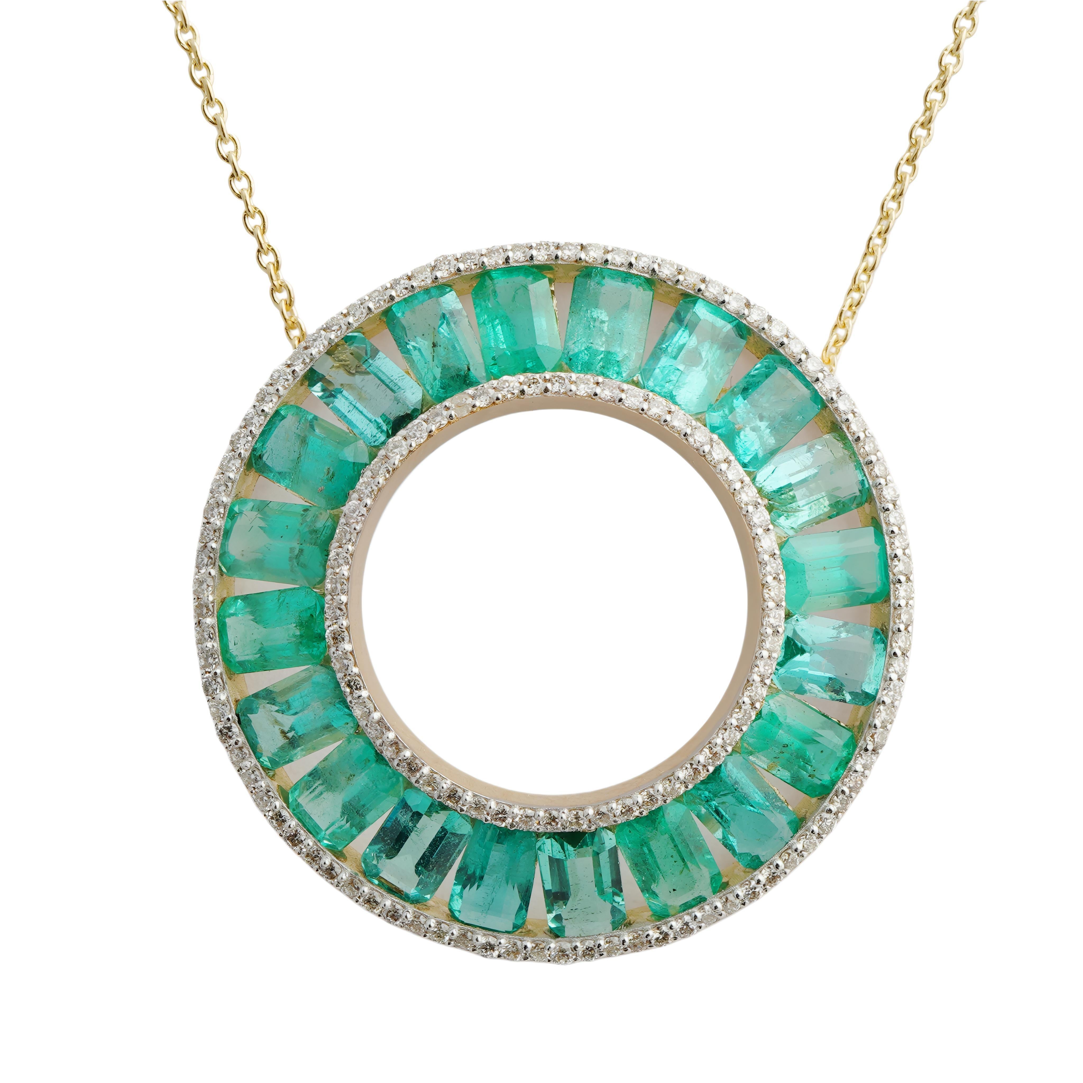 Natural emerald diamond pendant in 14k gold Damen im Angebot