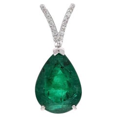 Natural emerald diamond pendant in 18k gold