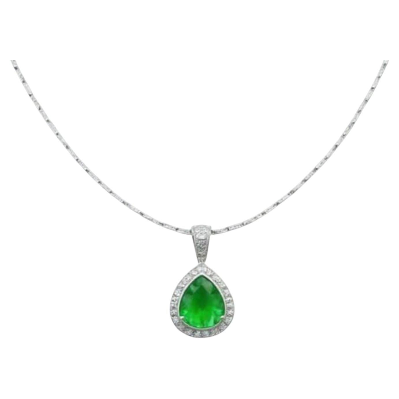 Natural Emerald and Diamond Pendant Necklace in 18K Gold, India