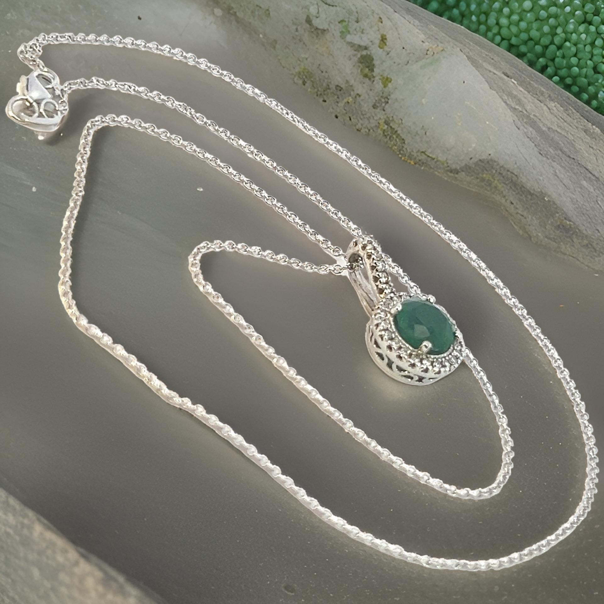 Natural Emerald Diamond Pendant Necklace 18