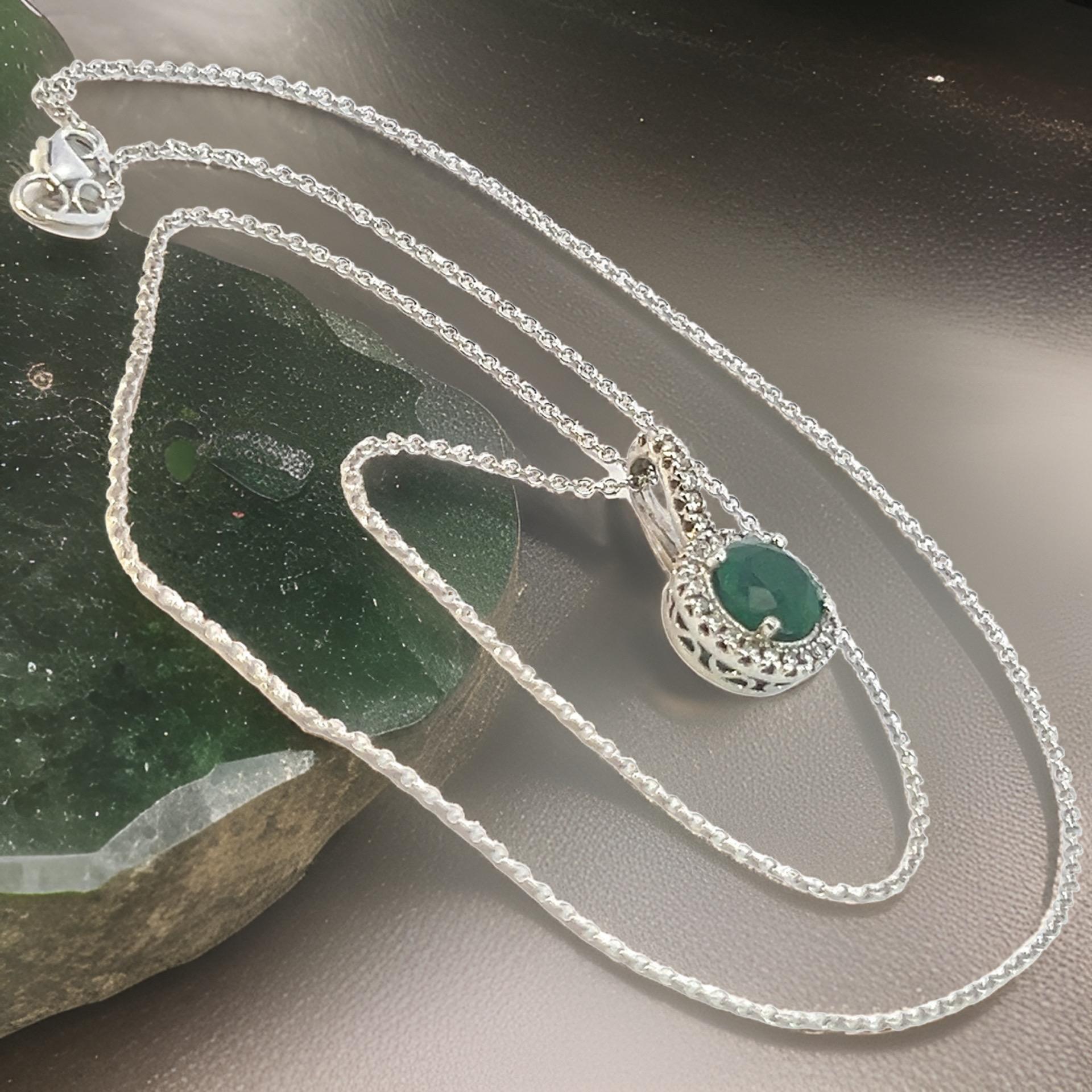 Round Cut Natural Emerald Diamond Pendant Necklace 18