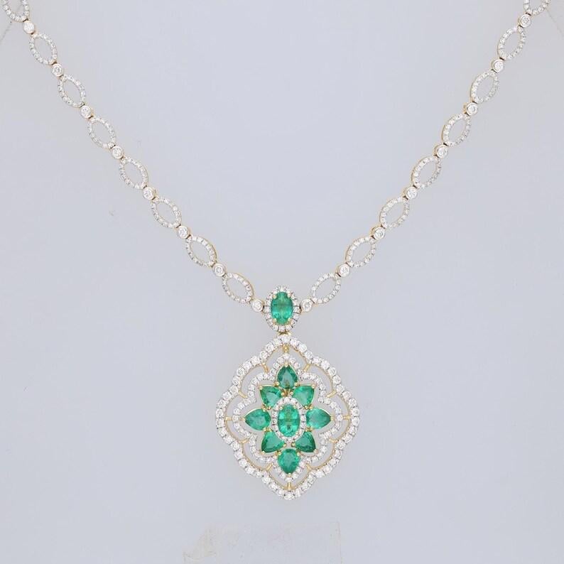 Collier pendentif diamant Emeraude naturelle / Chaîne diamant en or jaune 18k Neuf - En vente à jaipur, IN