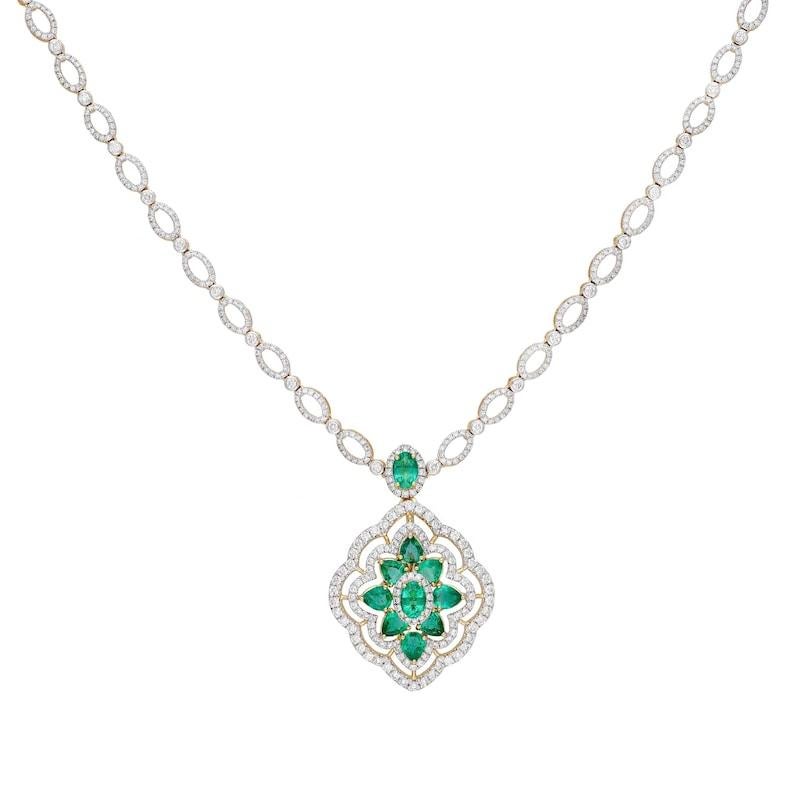Collier pendentif diamant Emeraude naturelle / Chaîne diamant en or jaune 18k Pour femmes en vente