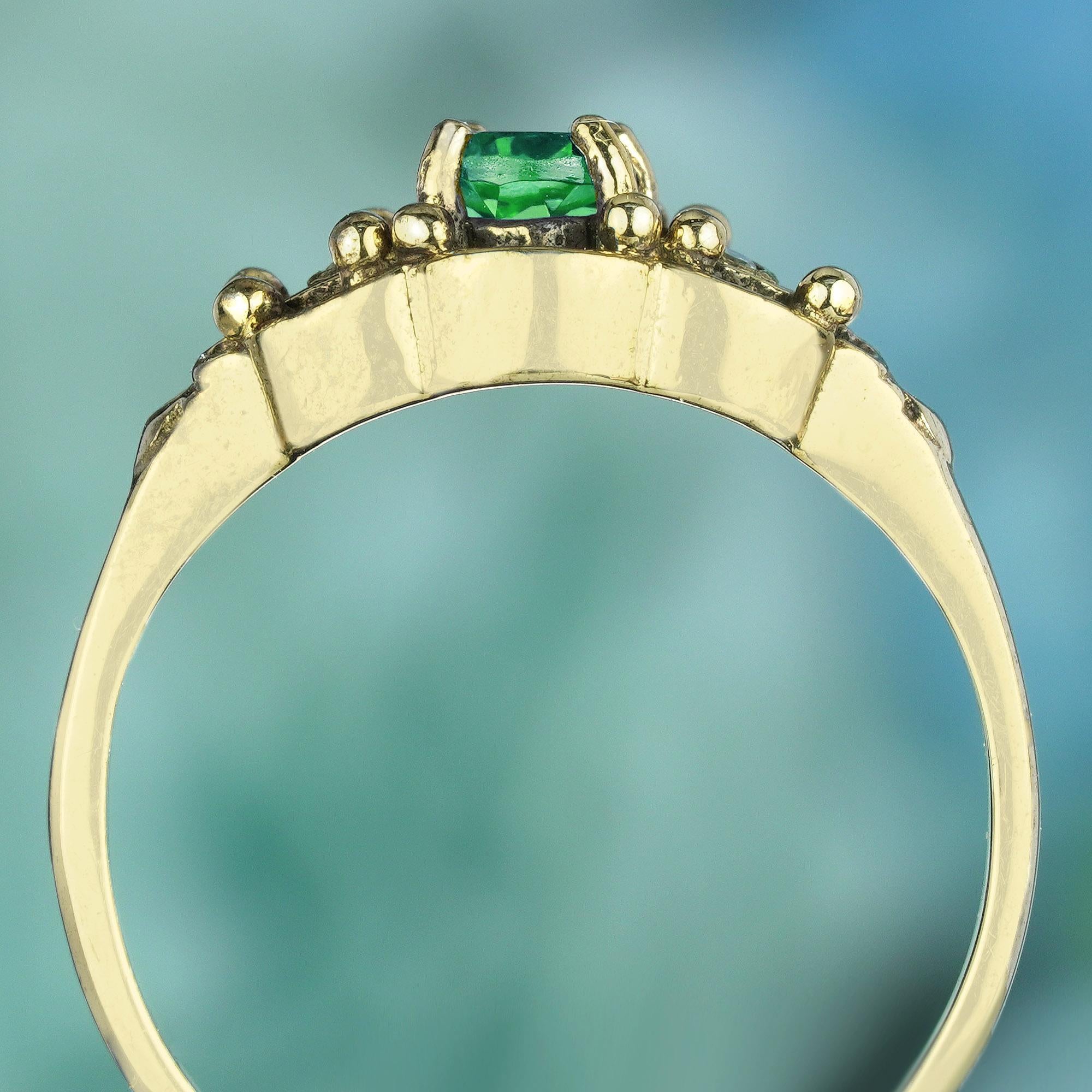 Nature Emerald Diamond Prong Set Vintage Style Engagement Ring in Solid 9K Gold (Bague de fiançailles en or massif 9K) Neuf - En vente à Bangkok, TH