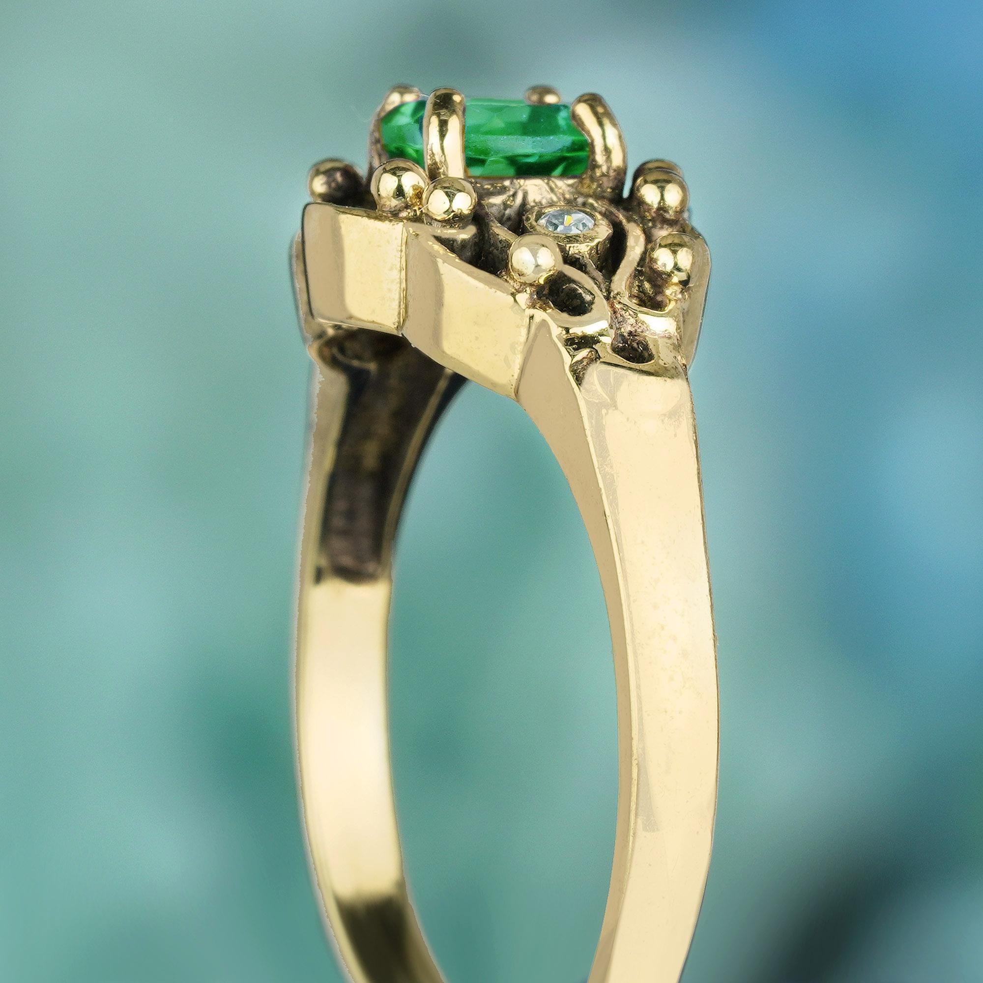Nature Emerald Diamond Prong Set Vintage Style Engagement Ring in Solid 9K Gold (Bague de fiançailles en or massif 9K) Pour femmes en vente