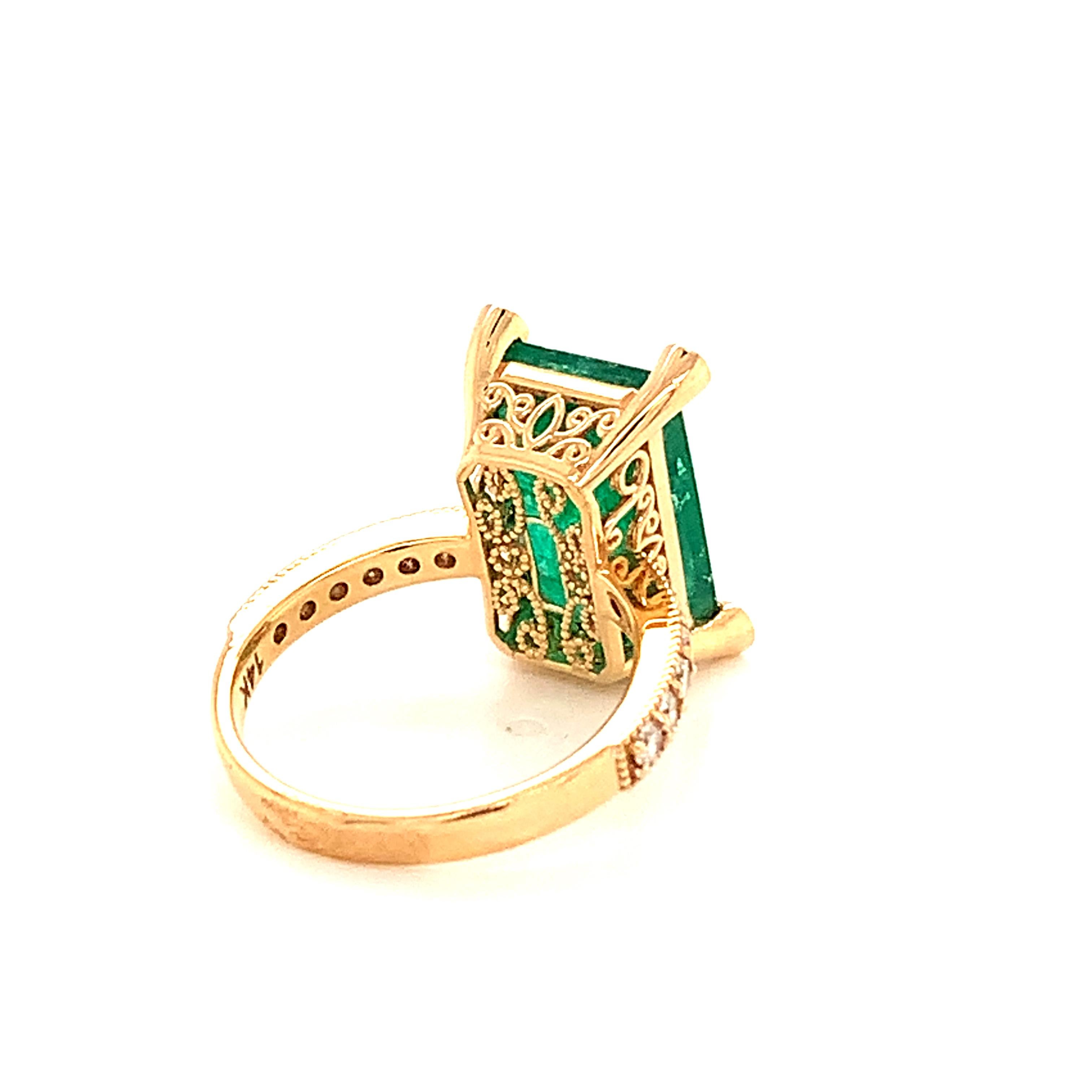 Natural Emerald Diamond Ring 14k Gold 4.37 TCW GIA Certified For Sale 4