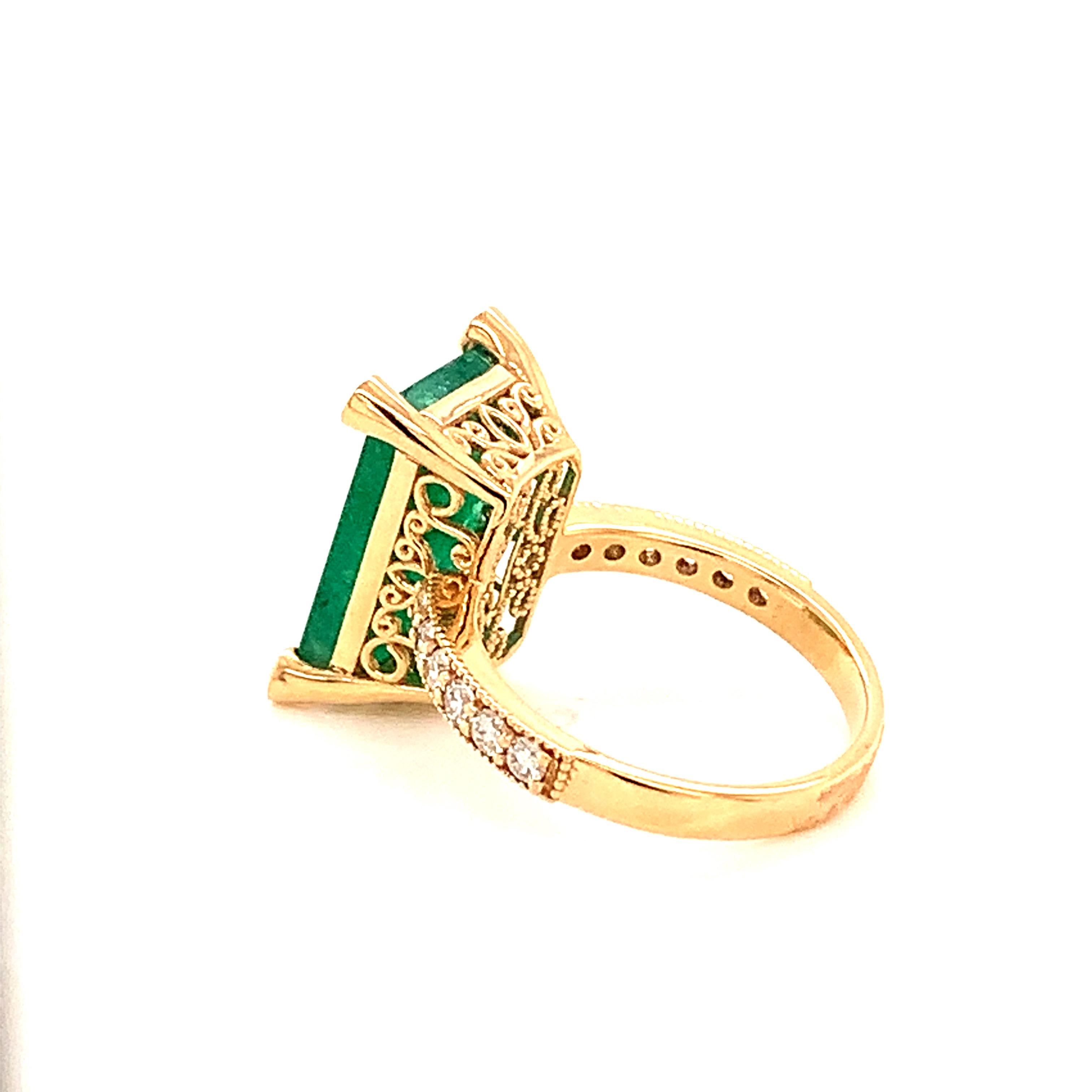 Natural Emerald Diamond Ring 14k Gold 4.37 TCW GIA Certified For Sale 5