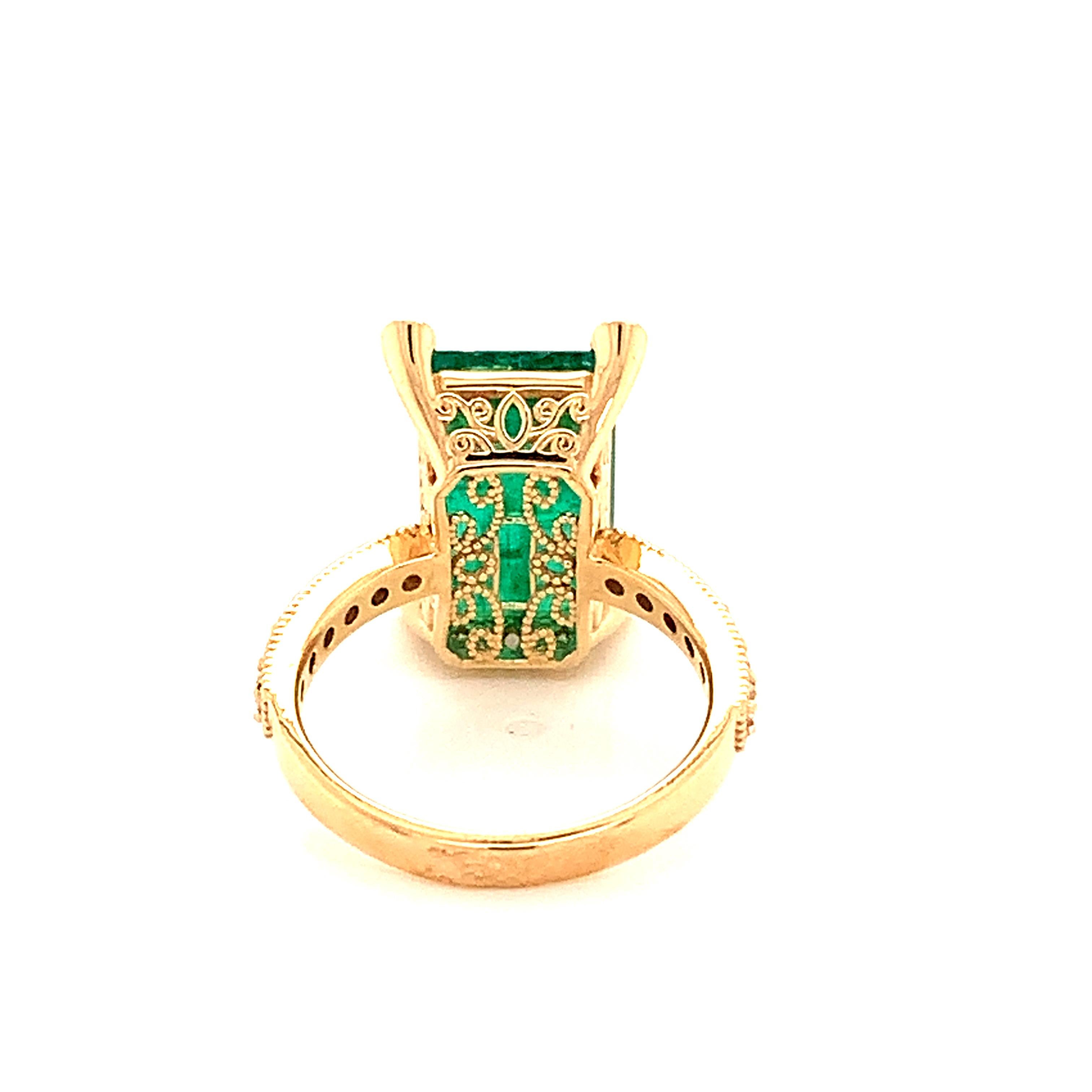 Natural Emerald Diamond Ring 14k Gold 4.37 TCW GIA Certified In New Condition For Sale In Brooklyn, NY