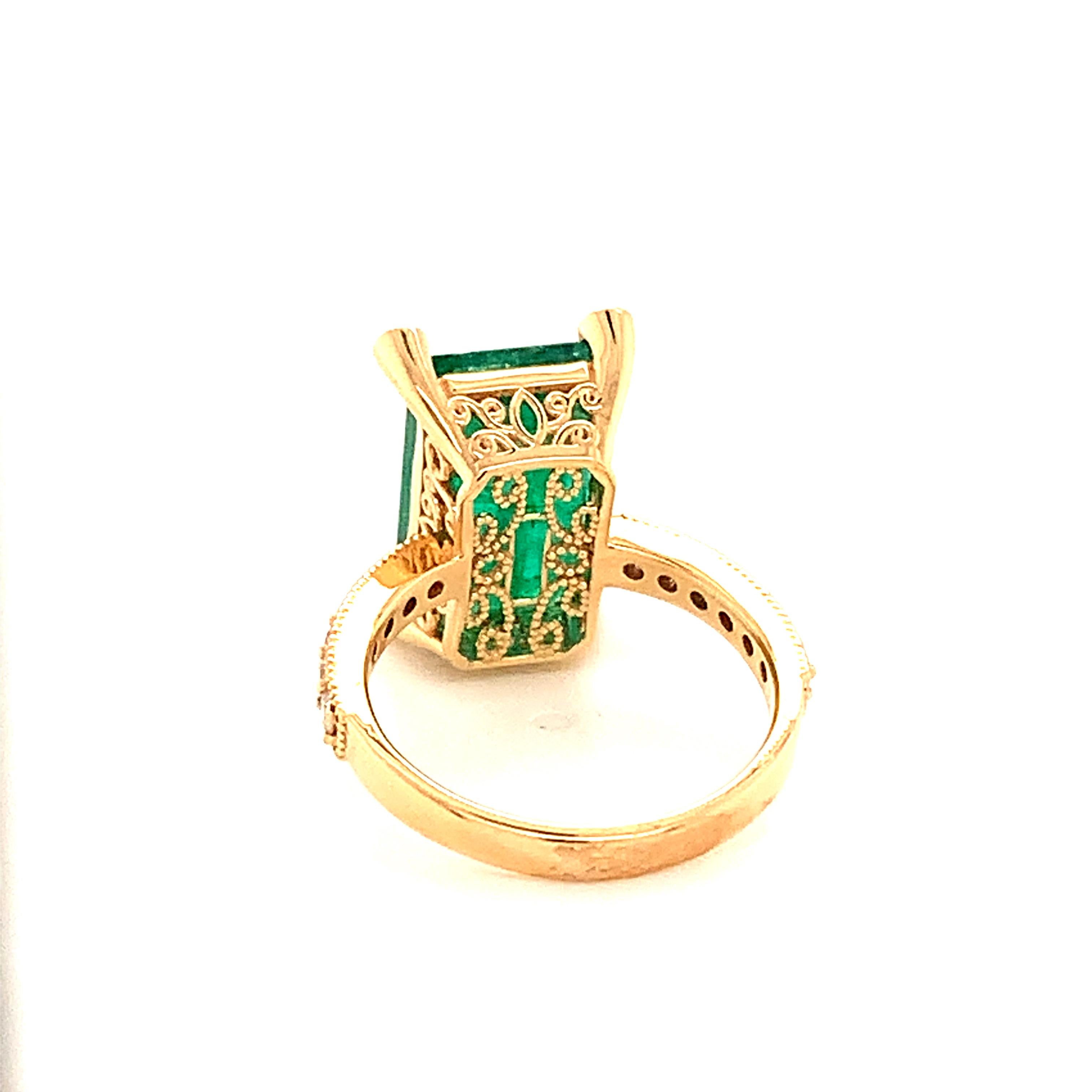 Natural Emerald Diamond Ring 14k Gold 4.37 TCW GIA Certified For Sale 4