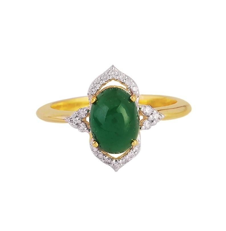 Grün und prächtig! Kuratiert mit 14K Solid Gelbgold 0,16 Karat natürlichen Diamanten (G-H Farbe, SI1-SI2 Reinheit) und Smaragd Edelstein. Dieser Ring ist der Besitz eines ganzen Lebens, denn seine Vielseitigkeit und Zeitlosigkeit wird nie alt