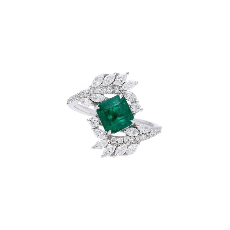 Natural Emerald Diamond Ring 18k Gold Bridal Ring Gold Jewelry In New Condition For Sale In jaipur, IN