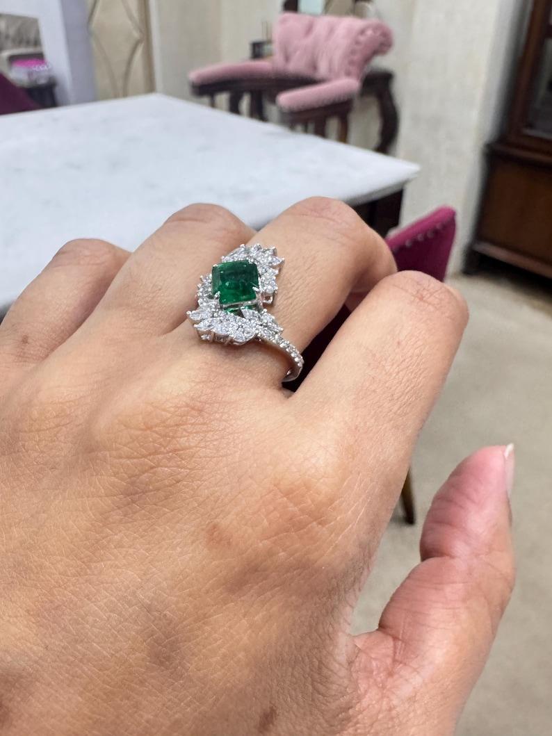 Women's Natural Emerald Diamond Ring 18k Gold Bridal Ring Gold Jewelry For Sale