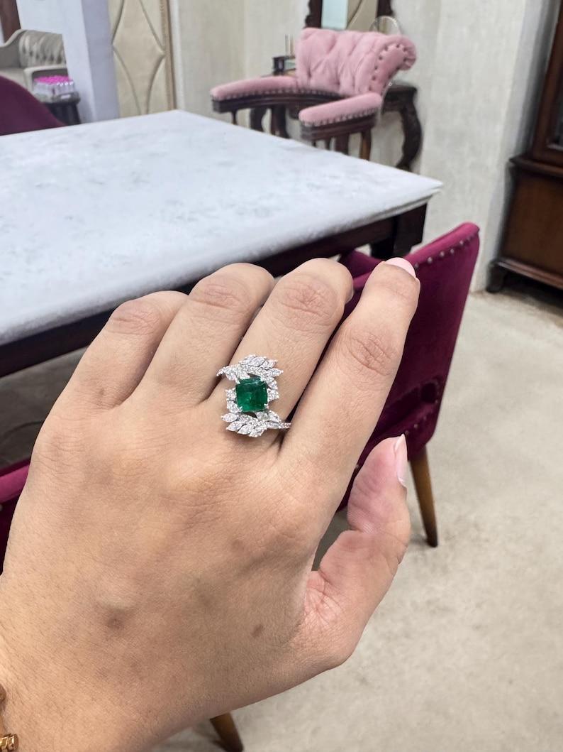 Natural Emerald Diamond Ring 18k Gold Bridal Ring Gold Jewelry For Sale 3