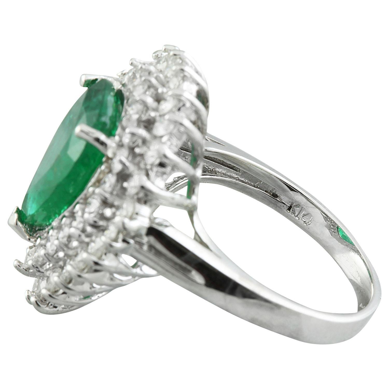 Natural Emerald Diamond Ring in 14 Karat Solid White Gold In New Condition For Sale In Manhattan Beach, CA