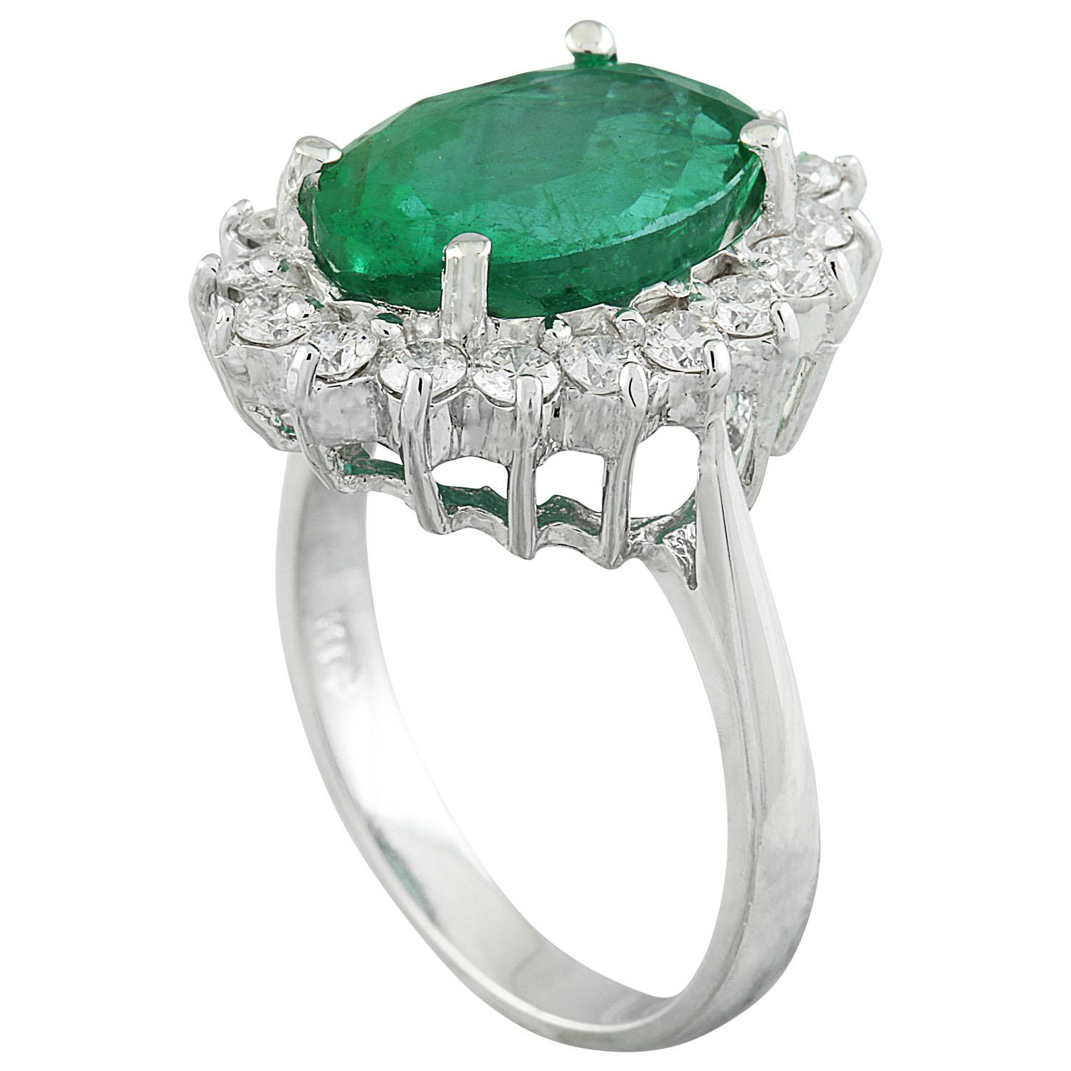 Natural Emerald Diamond Ring in 14 Karat Solid White Gold In New Condition For Sale In Manhattan Beach, CA