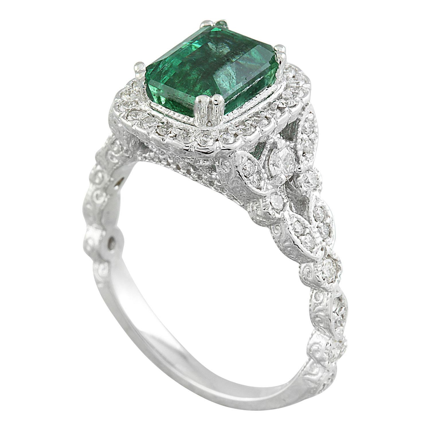 Natural Emerald Diamond Ring in 14 Karat Solid White Gold  In New Condition For Sale In Los Angeles, CA