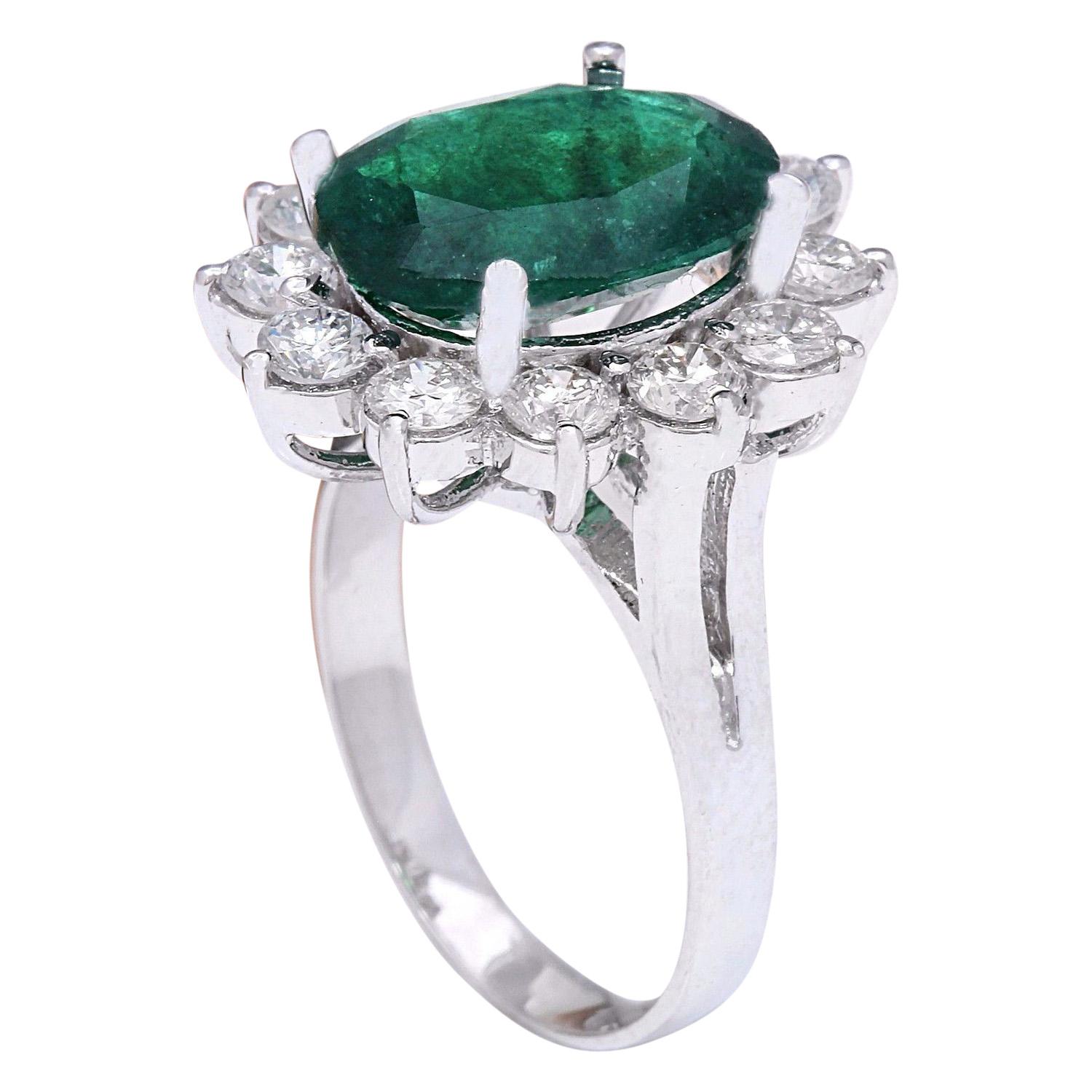 Exquisiter natürlicher Smaragd-Diamantring aus 14 Karat massivem Weißgold  (Ovalschliff) im Angebot