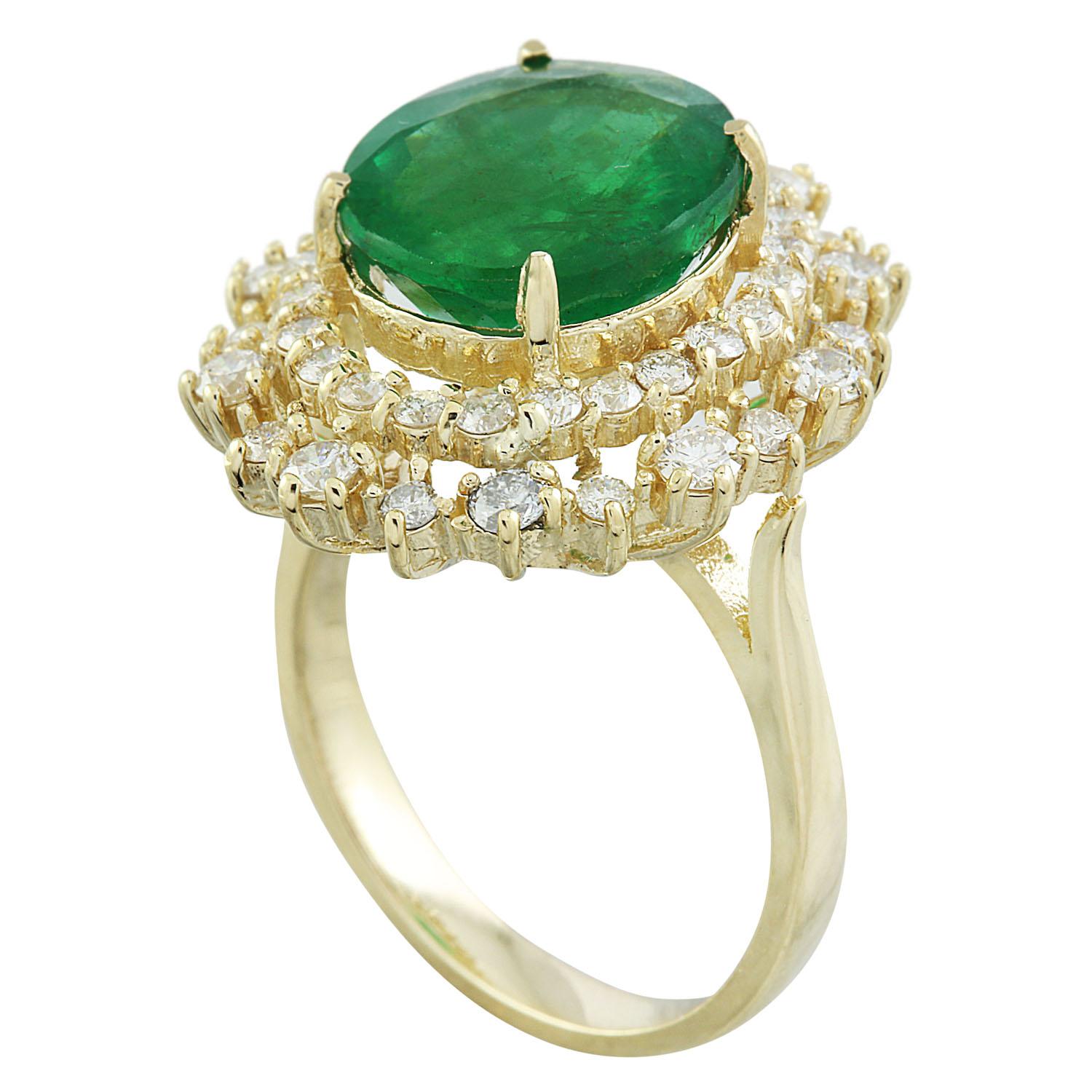 Natural Emerald Diamond Ring in 14 Karat Solid Yellow Gold  In New Condition For Sale In Los Angeles, CA