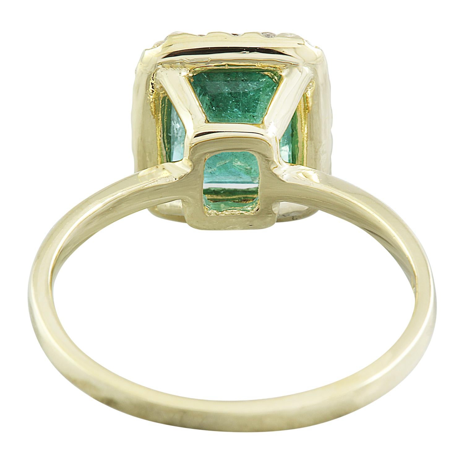 Natural Emerald Diamond Ring in 14 Karat Solid Yellow Gold  In New Condition For Sale In Los Angeles, CA