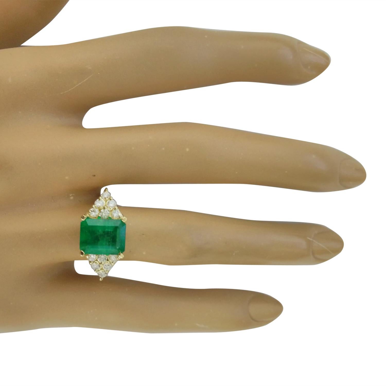 Natural Emerald  Diamond Ring In 14 Karat Yellow Gold For Sale 1