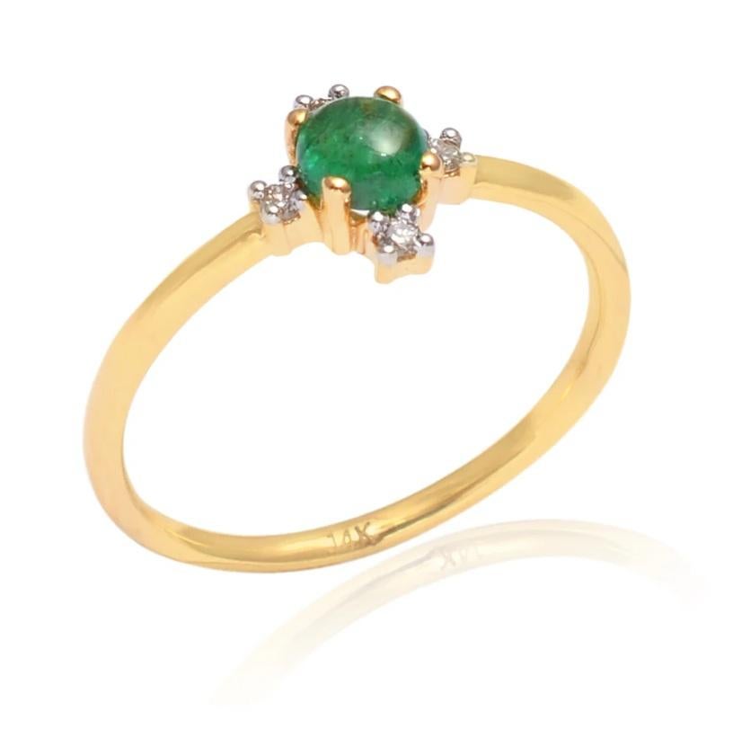 Women's Natural Emerald & Diamond Ring In 14k gold For Sale