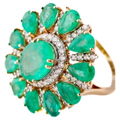 Natural Emerald & diamond Ring in 14k gold