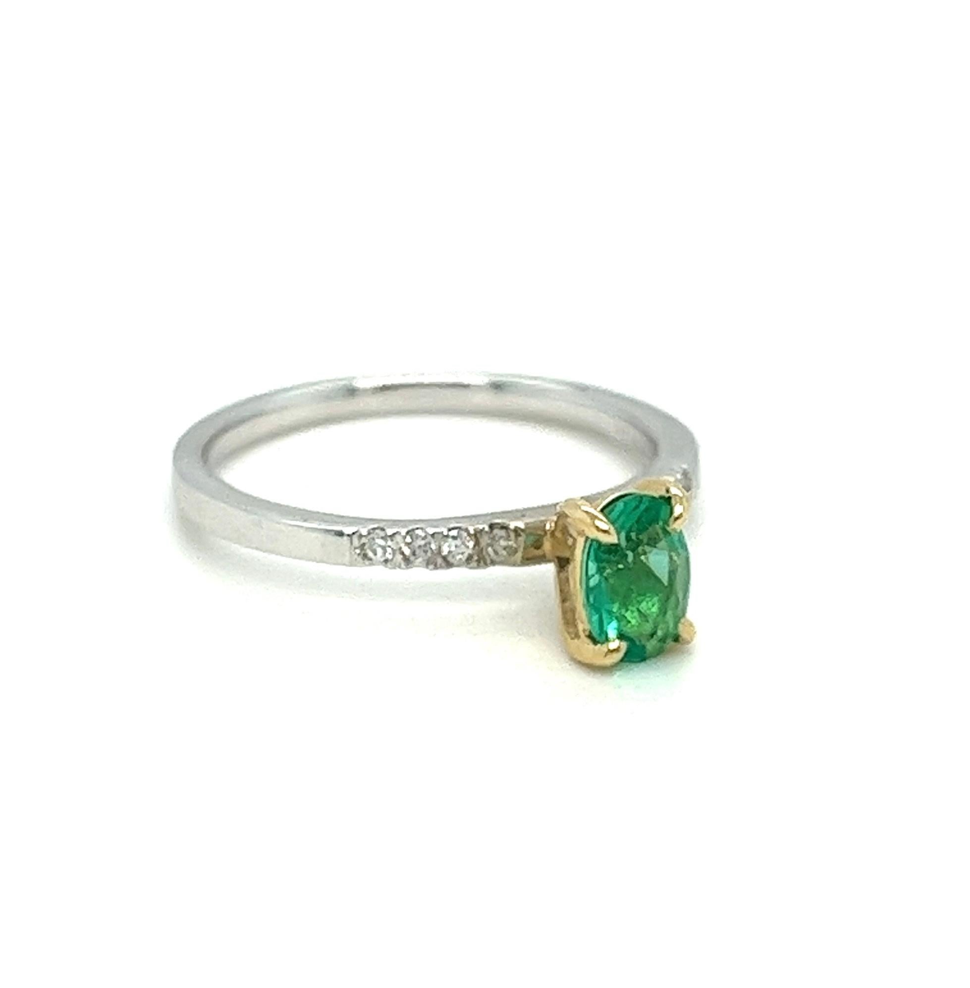 Natürlicher Smaragd-Diamant-Ring aus 14 Karat Gold im Angebot 4