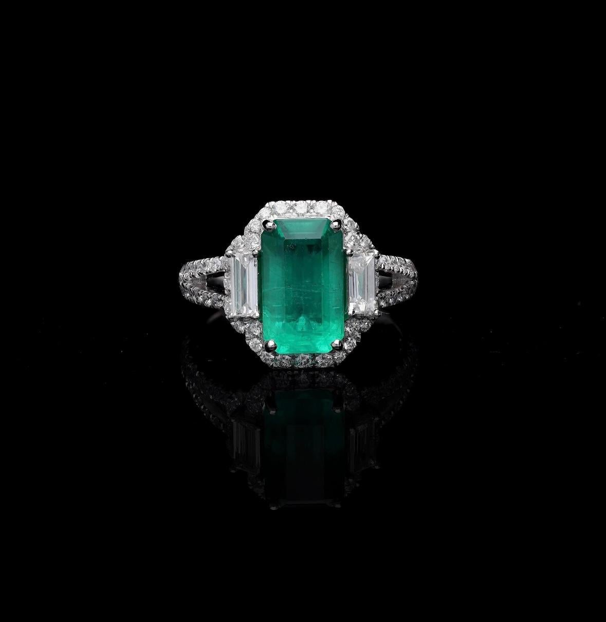 Gemstone : Emerald
❋ Gemstone Weight : 3.13 cts
❋ Gemstone Size : 6.5 X 10.5 mm
❋ Gemstone Shape : Emerald Cut
❋ Gemstone Type : Natural

➡️DIAMOND DETAILS :
❋ Diamond Weight : 1.02 cts
❋ Diamond Shape : Round Cut, Baguette
❋ Diamond Color & Clarity