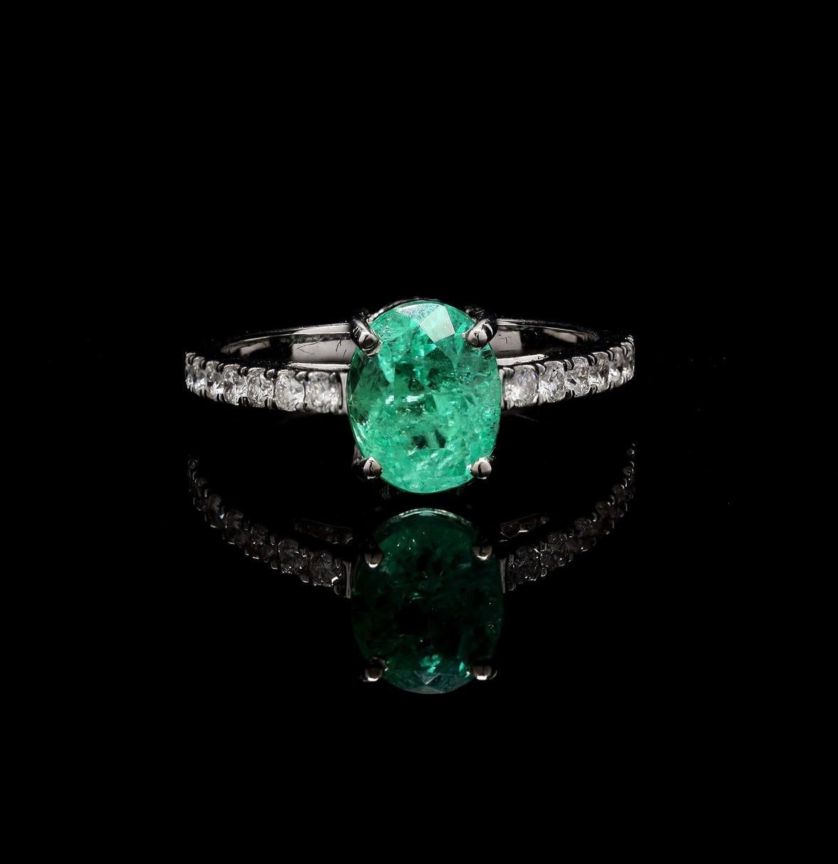 Stein : Kolumbianischer Smaragd & Diamant 
❋ Steingröße: ca. 7X9 MM (± 0,20 MM)
❋ Steinform : Ovalschliff
❋ Steinfarbe: wie im Bild gezeigt
❋ Gewicht der Steine: 2,08 Karat. Ungefähr.

❋ Gewicht des Diamanten: 0,29 Karat. Ungefähr.
❋ Qualität der