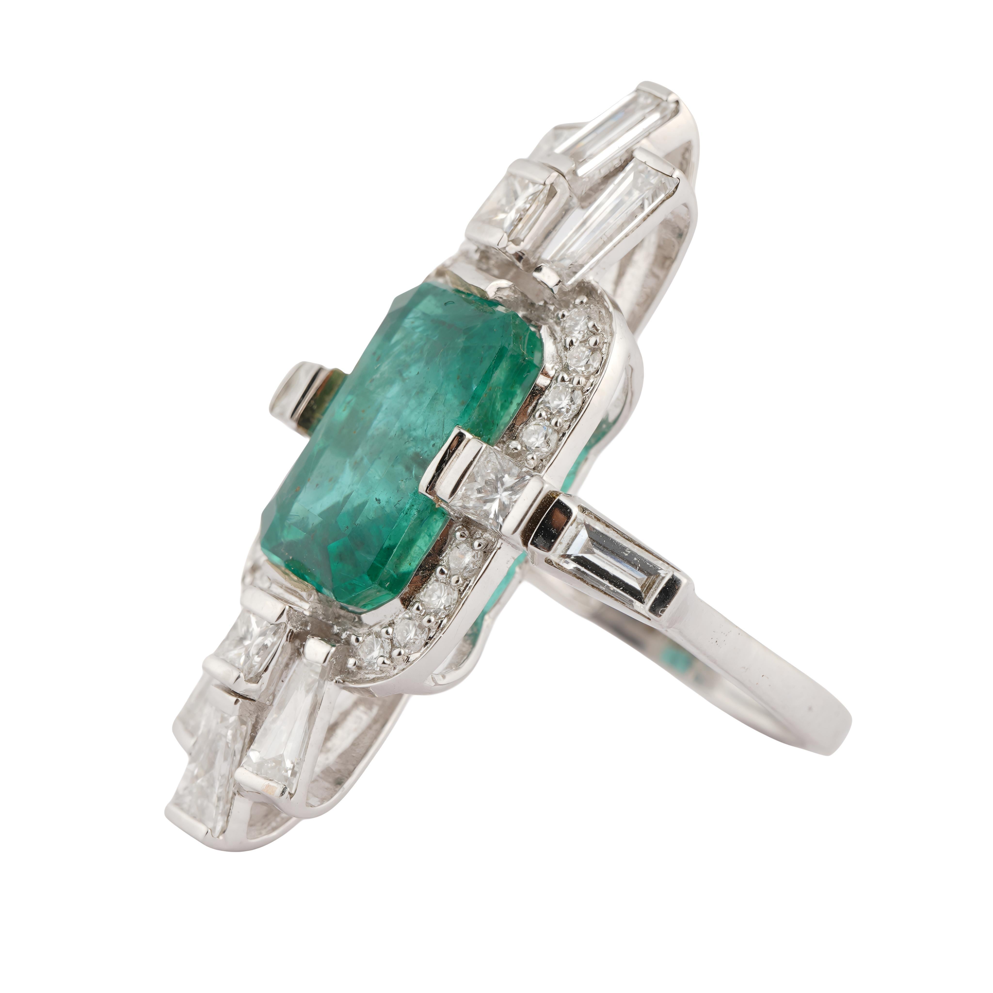G-Wt = 8.390 gms

N-Wt = 6.770 gms

EMERALD = 6.230 cts 

DIAMOND ROUND = 0.250 cts

DIAMOND FANCY = 0.400 cts

DIAMOND BAGUETTE = 1.220 cts 

FOLLOW US ON INSTA (divinejewellerylounge)

CODE = PS