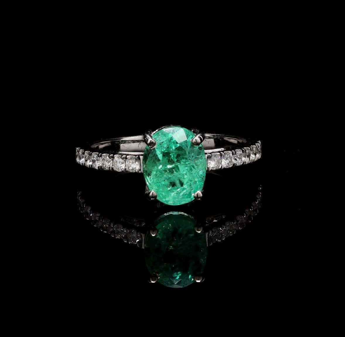 GW=3,24gm
NW=2,76gm
Smeraldo =2,08cts
Diamante =0,29cts

CODICE=ZO

Seguici su insta( divine jewellerylounge)