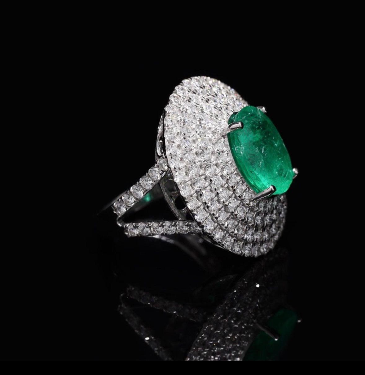 Stein : Smaragd & Diamant
Steingröße: ca. 9X12 MM (± 0,20 MM)
Smaragd Gewicht : 3.21 Karat. Ungefähr.
Steinform : Ovaler Schliff
Steinart : Natürlich

Gewicht der Diamanten: 2,15 Karat. Ungefähr.
Diamantform : Rundschliff
Diamant-Typ :