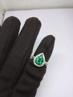 Natural Emerald & Diamond Ring in 18k Gold