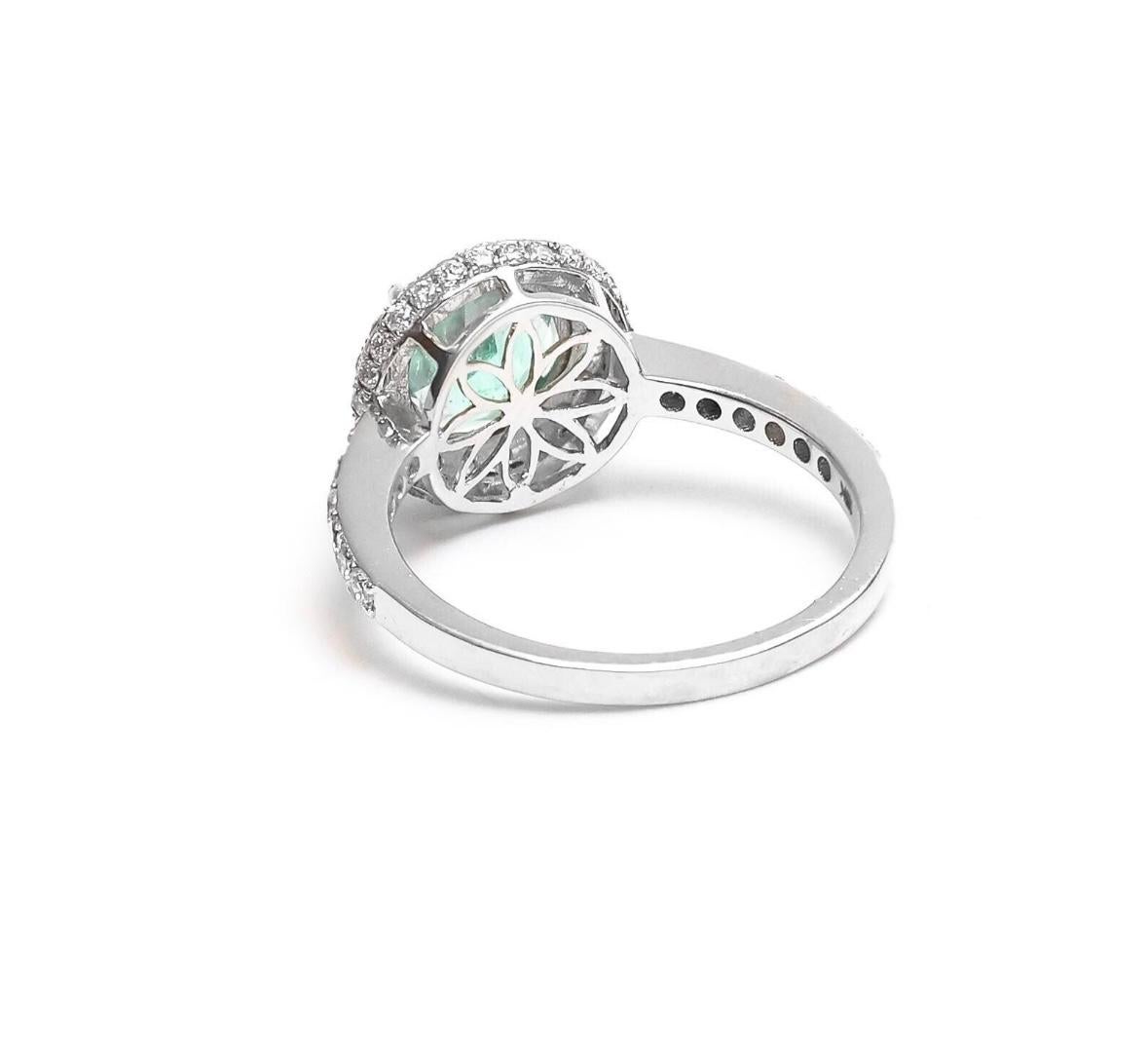 Natürlicher Smaragd-Diamantring aus 18 Karat Gold (Smaragdschliff) im Angebot