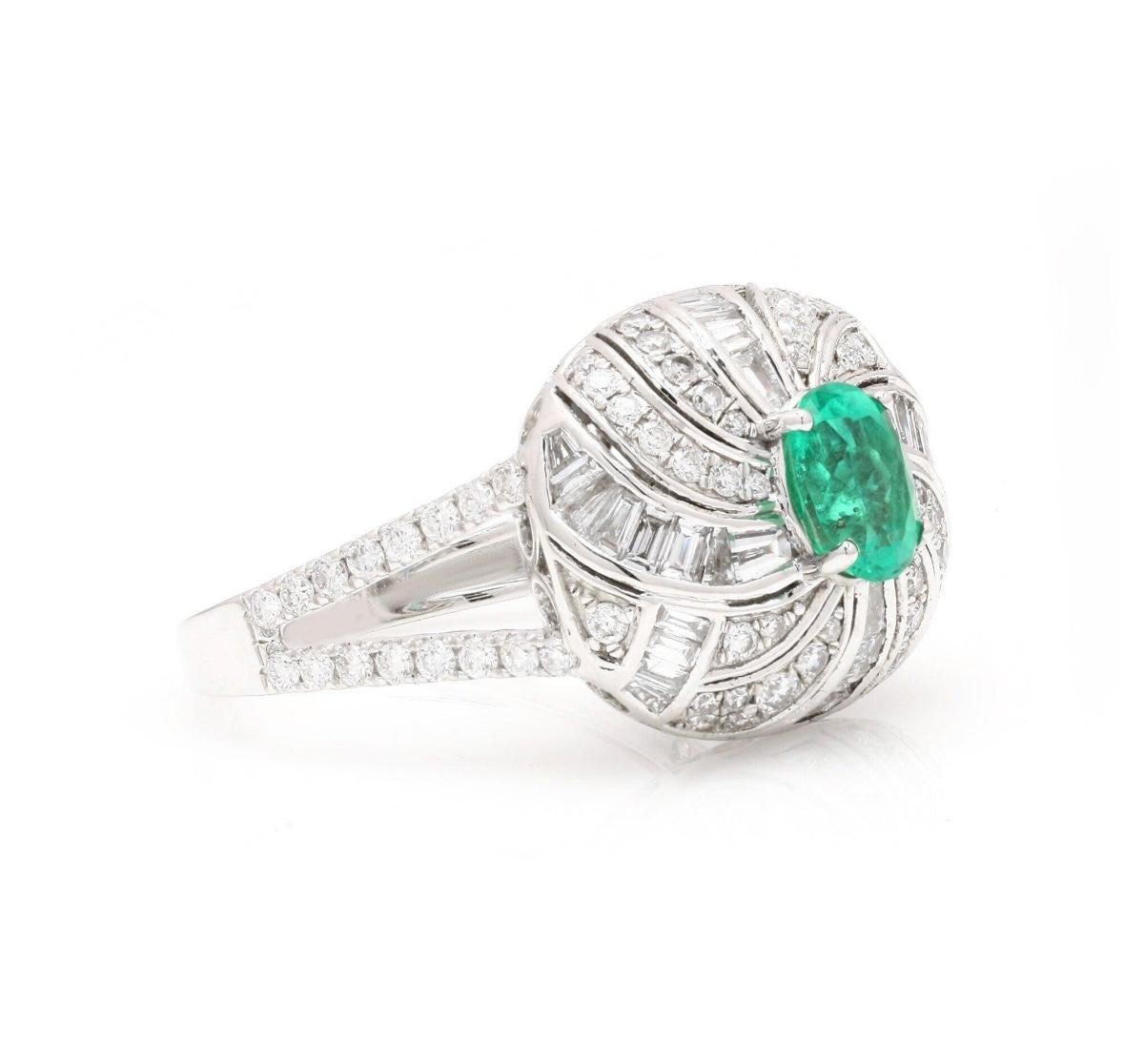 Emerald Cut Natural emerald diamond ring in 18k gold For Sale