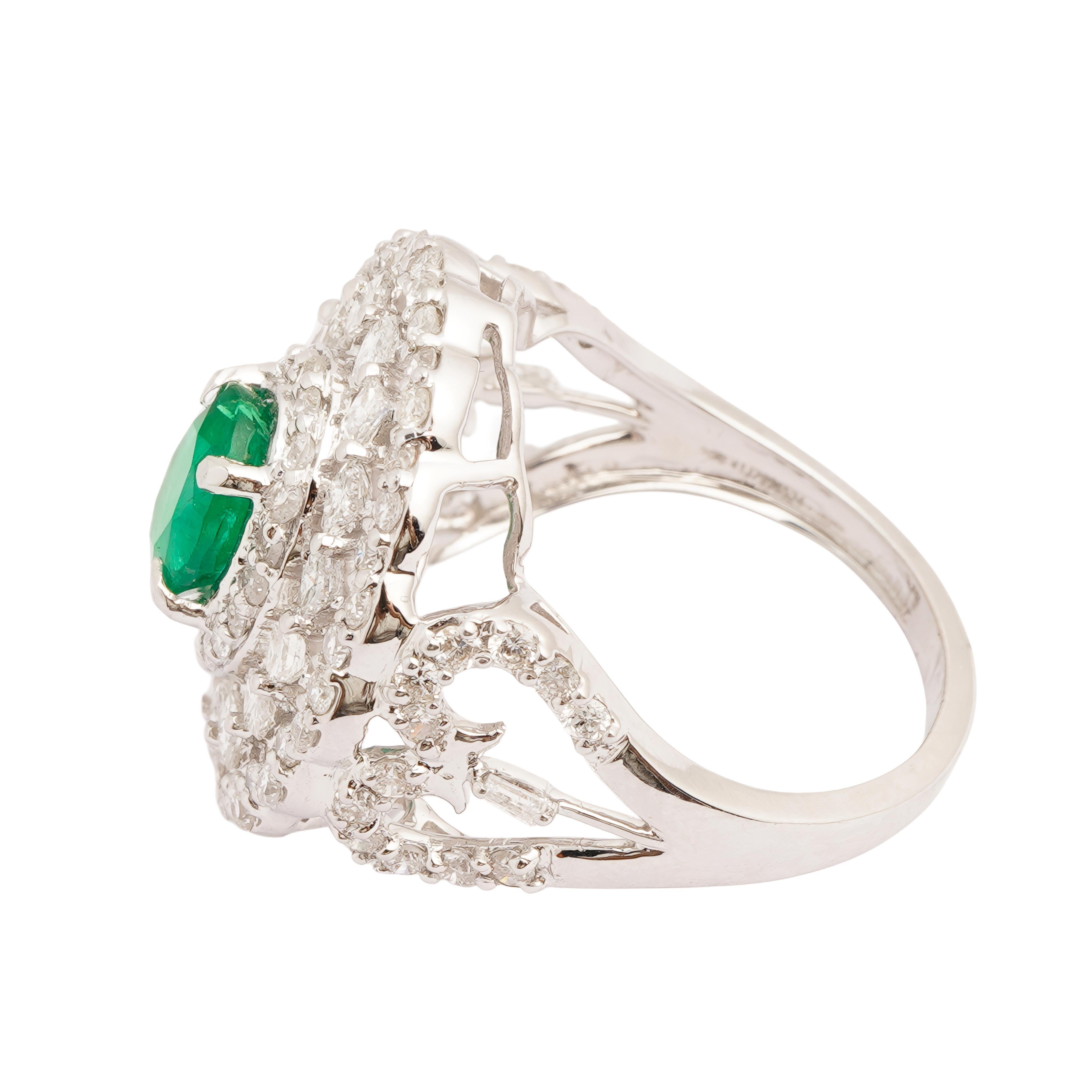 Natural emerald diamond ring in 18k gold Corte esmeralda en venta