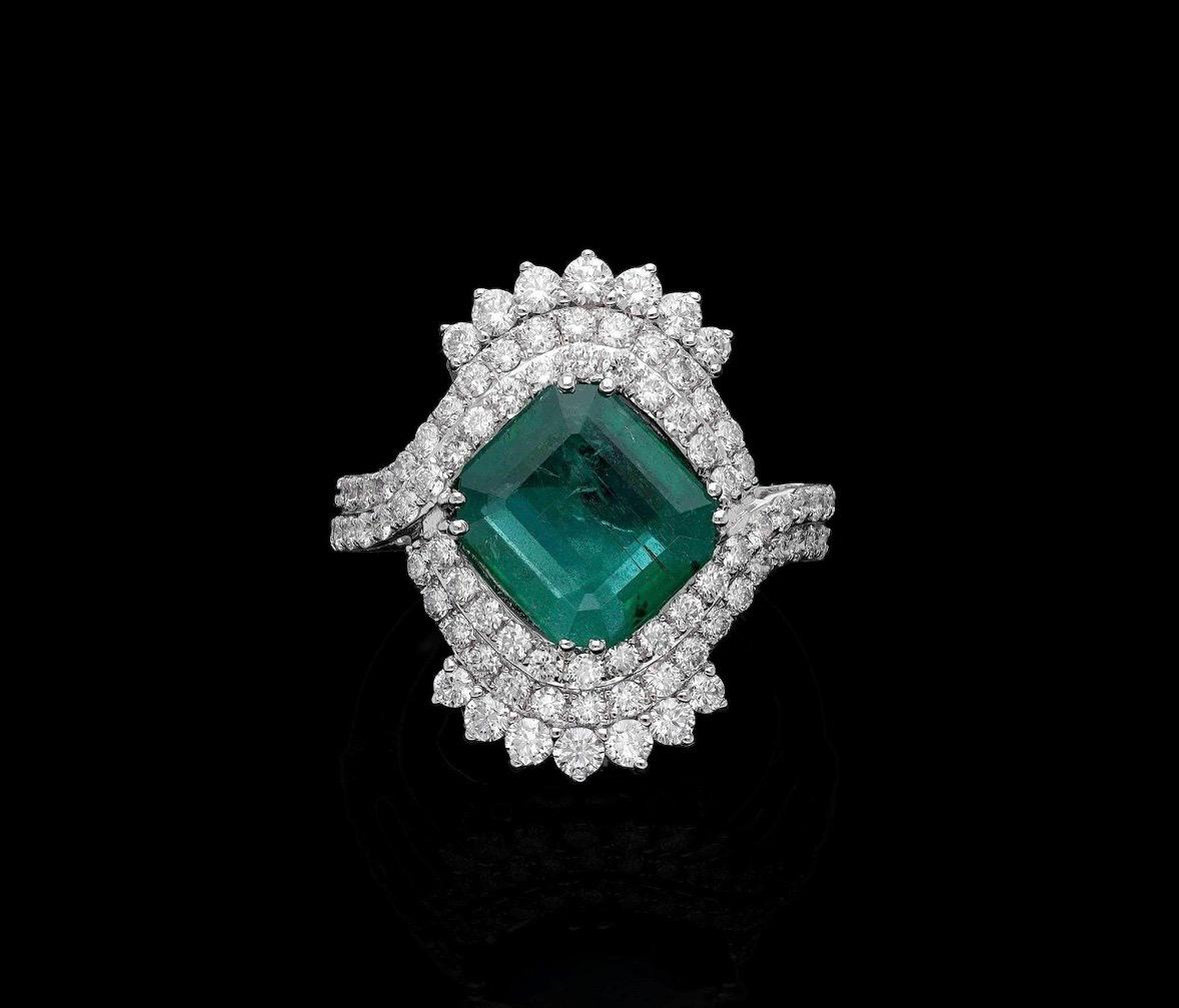 Natürlicher Smaragd-Diamant-Ring in 18k Gold im Zustand „Neu“ im Angebot in jaipur, IN