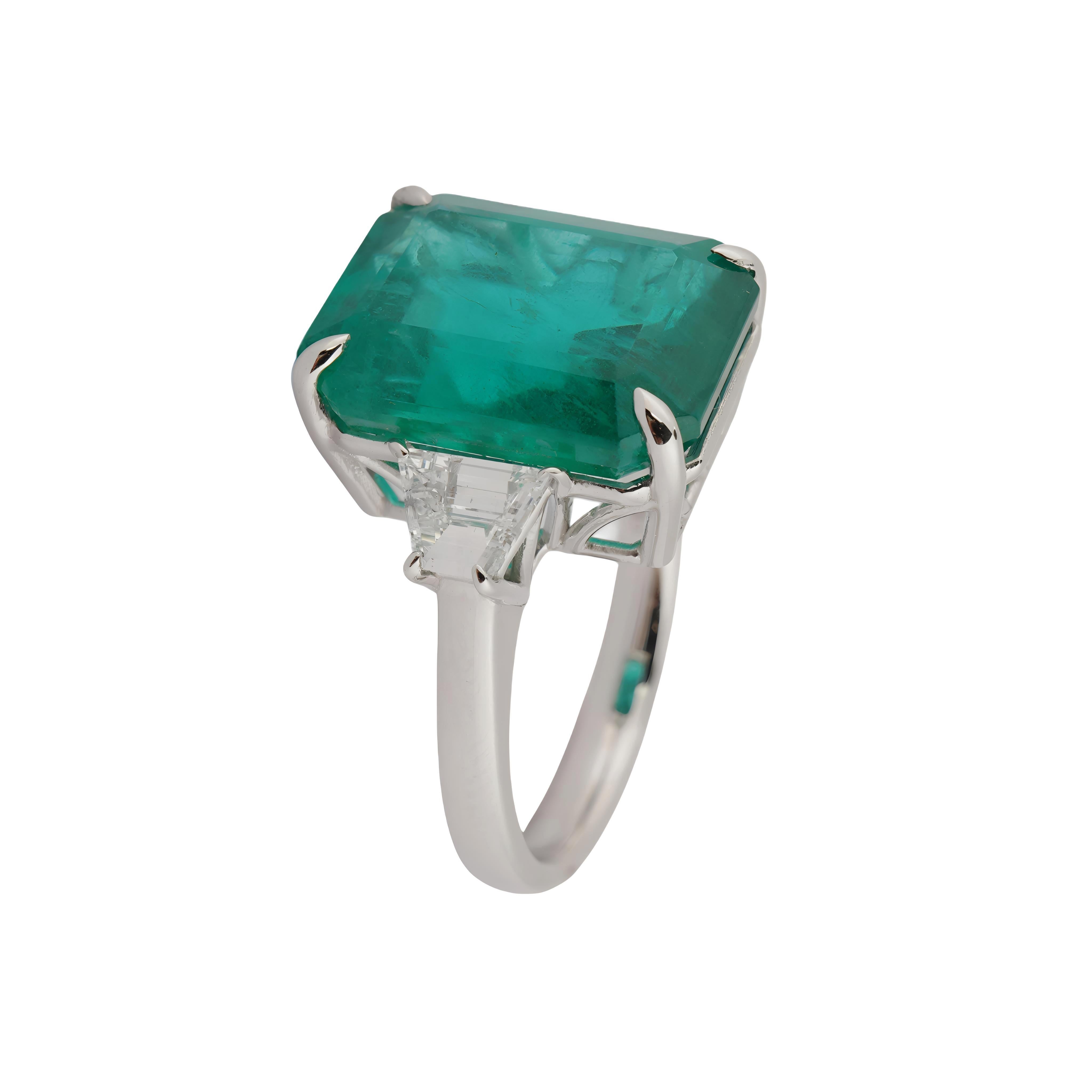 Natural Zambian high quality emerald diamond ring in 18k gold in vendita 1